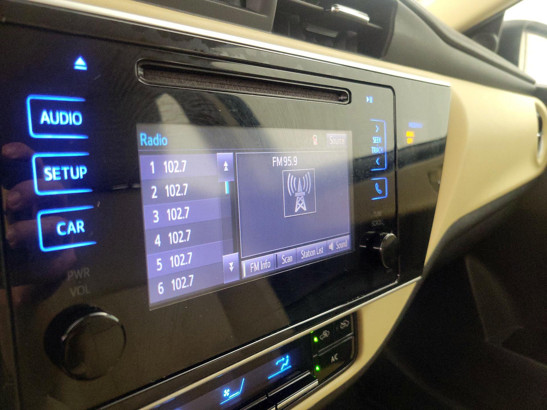 Thumbnail: 2019 Toyota Corolla - 15