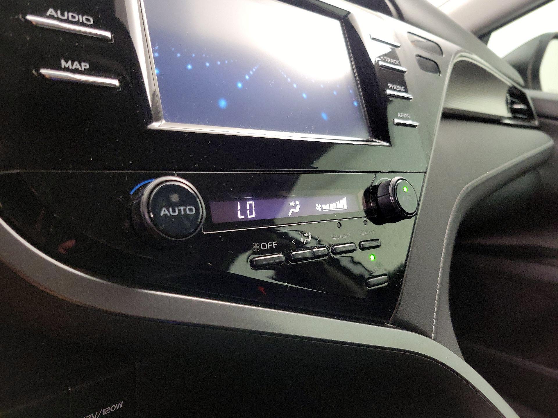Thumbnail: 2019 Toyota Camry - 16