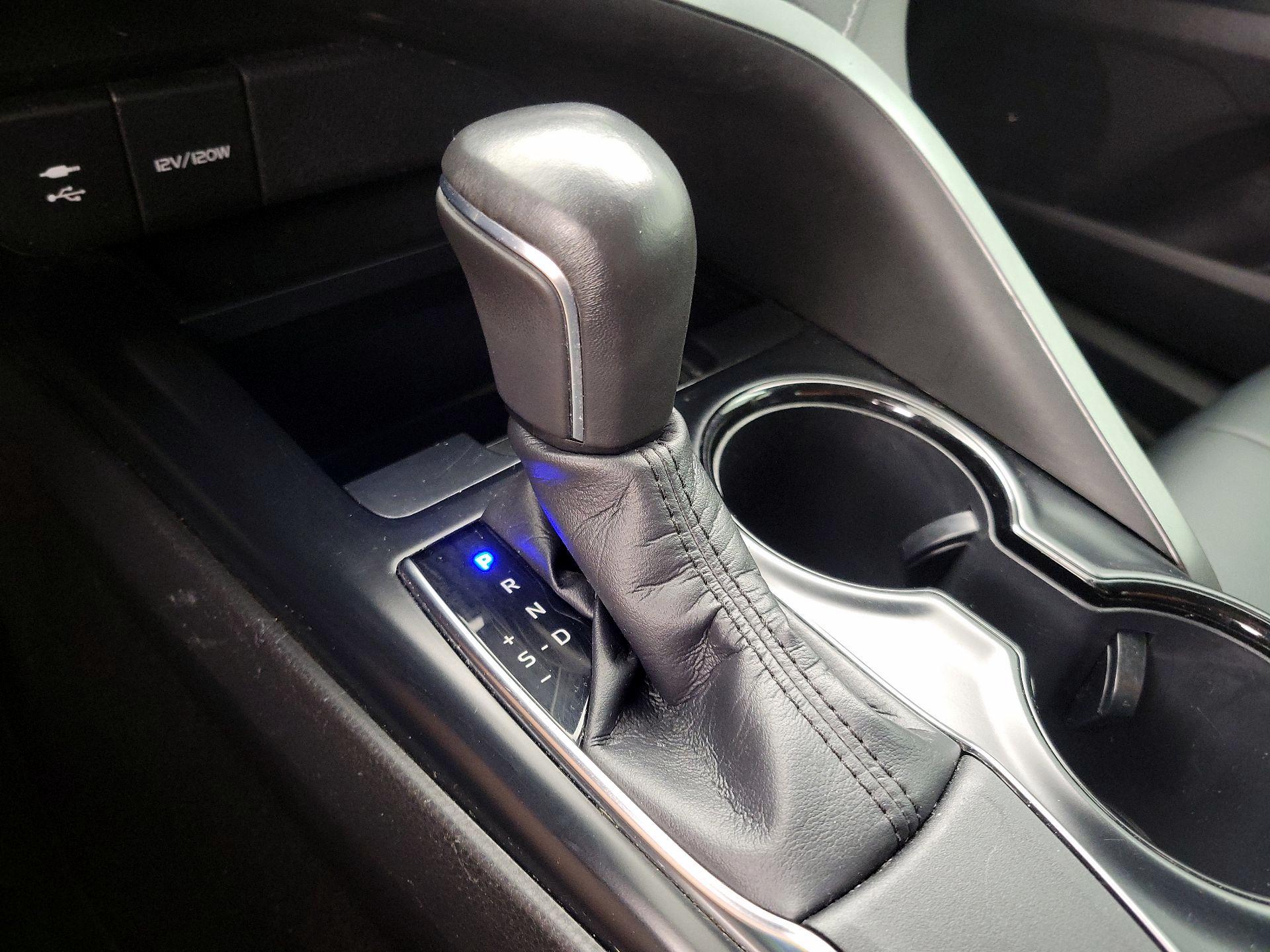 Thumbnail: 2019 Toyota Camry - 17