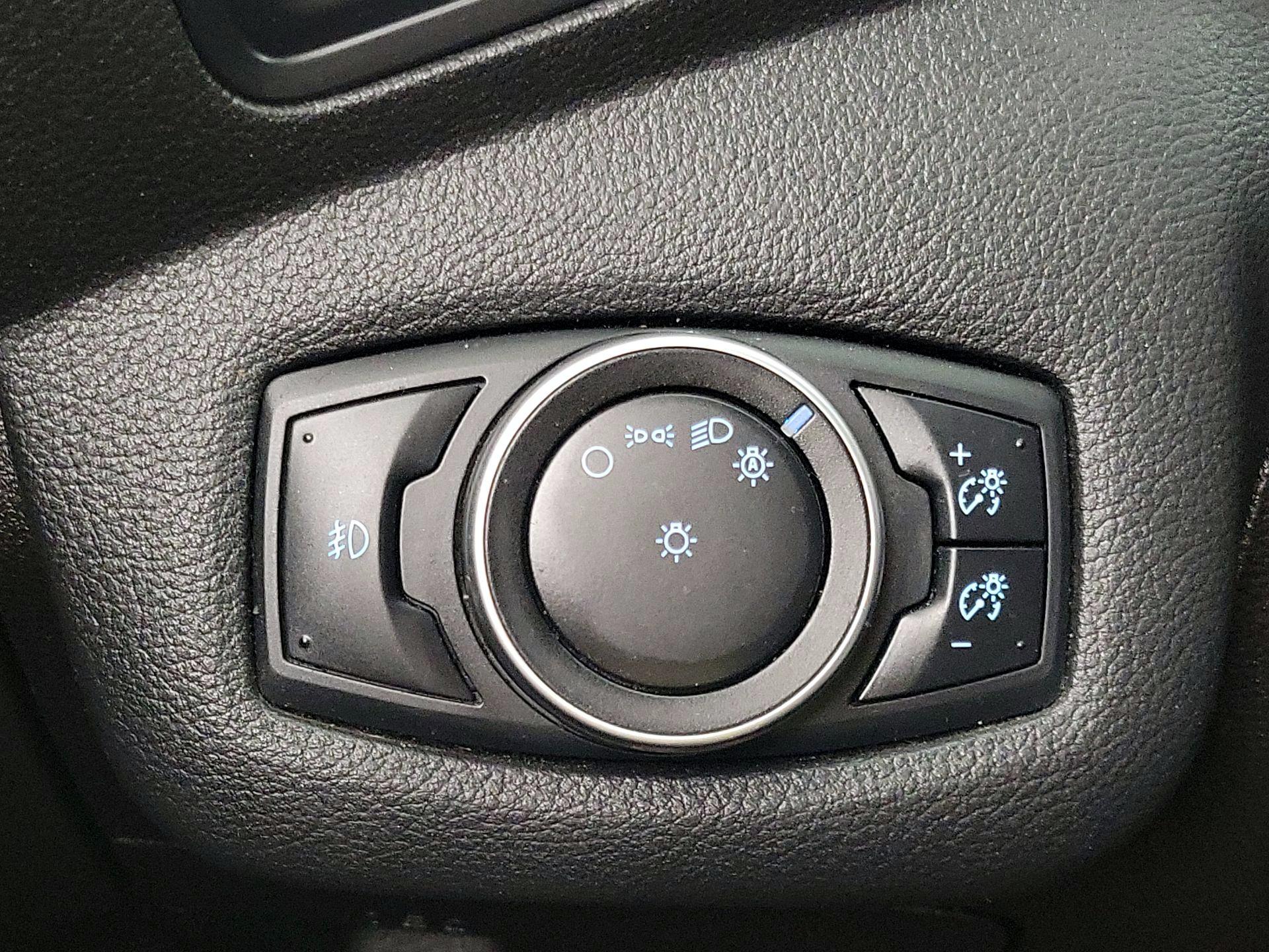 Thumbnail: 2015 Ford Escape - 13