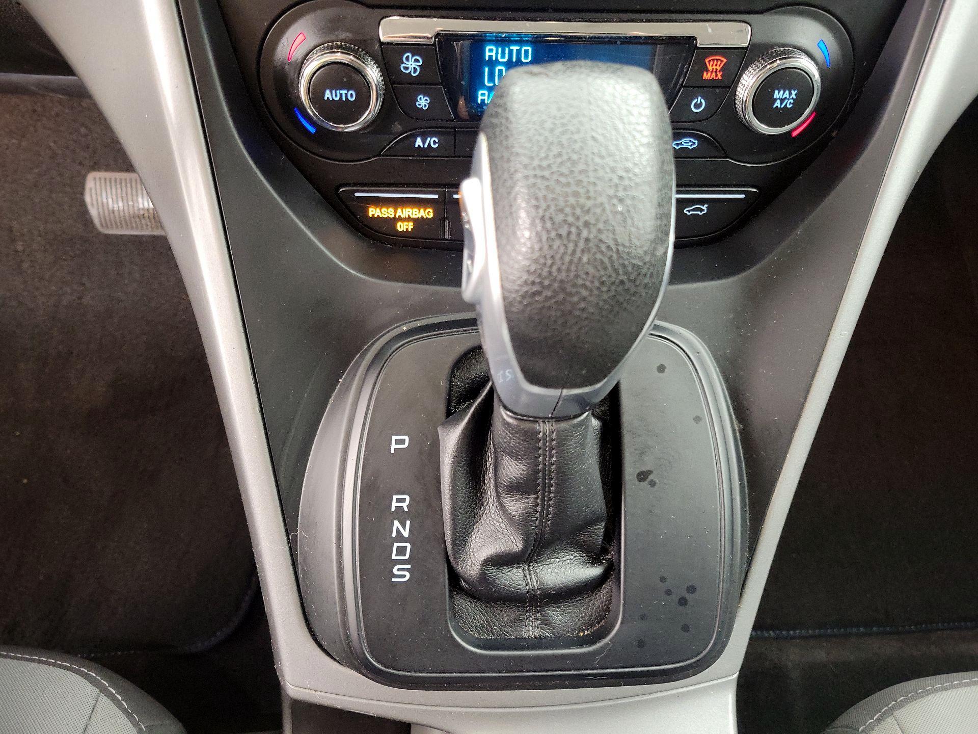 Thumbnail: 2015 Ford Escape - 16