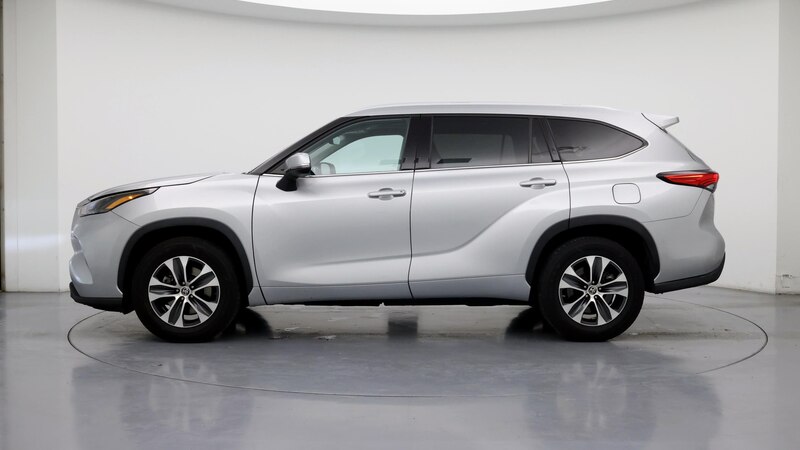 2022 Toyota Highlander XLE 3