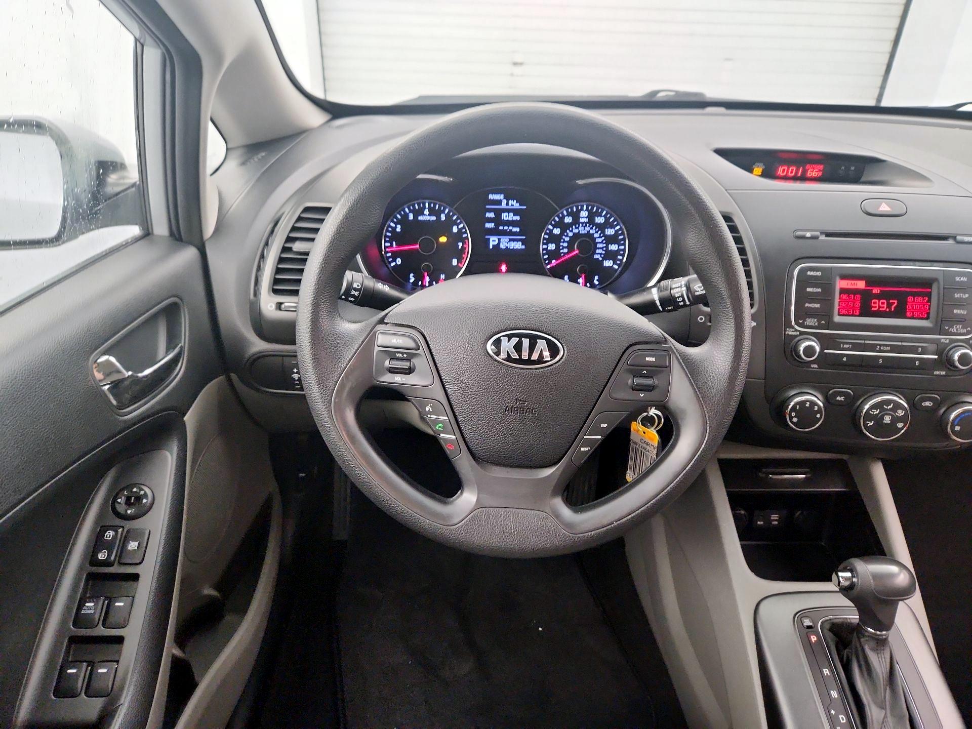 Thumbnail: 2016 Kia Forte - 10