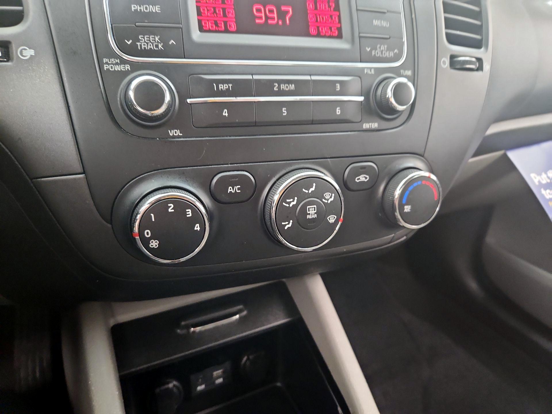 Thumbnail: 2016 Kia Forte - 15