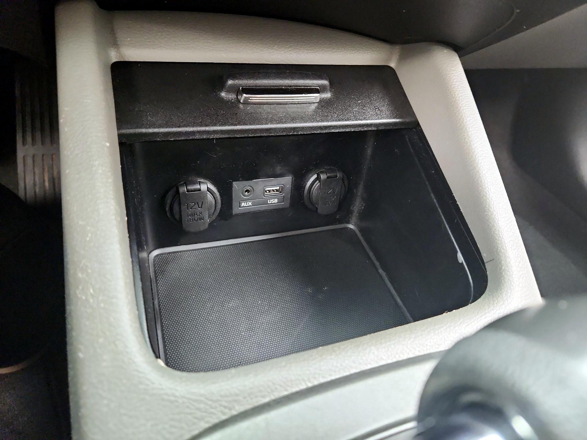Thumbnail: 2016 Kia Forte - 17