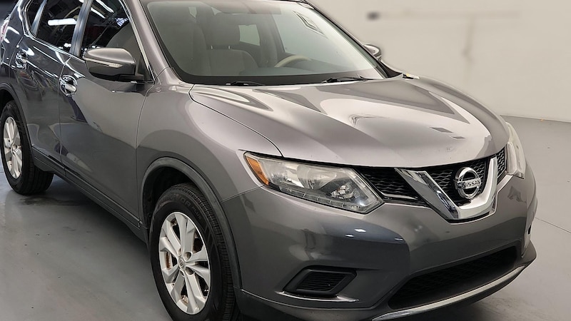 2015 Nissan Rogue SV Hero Image