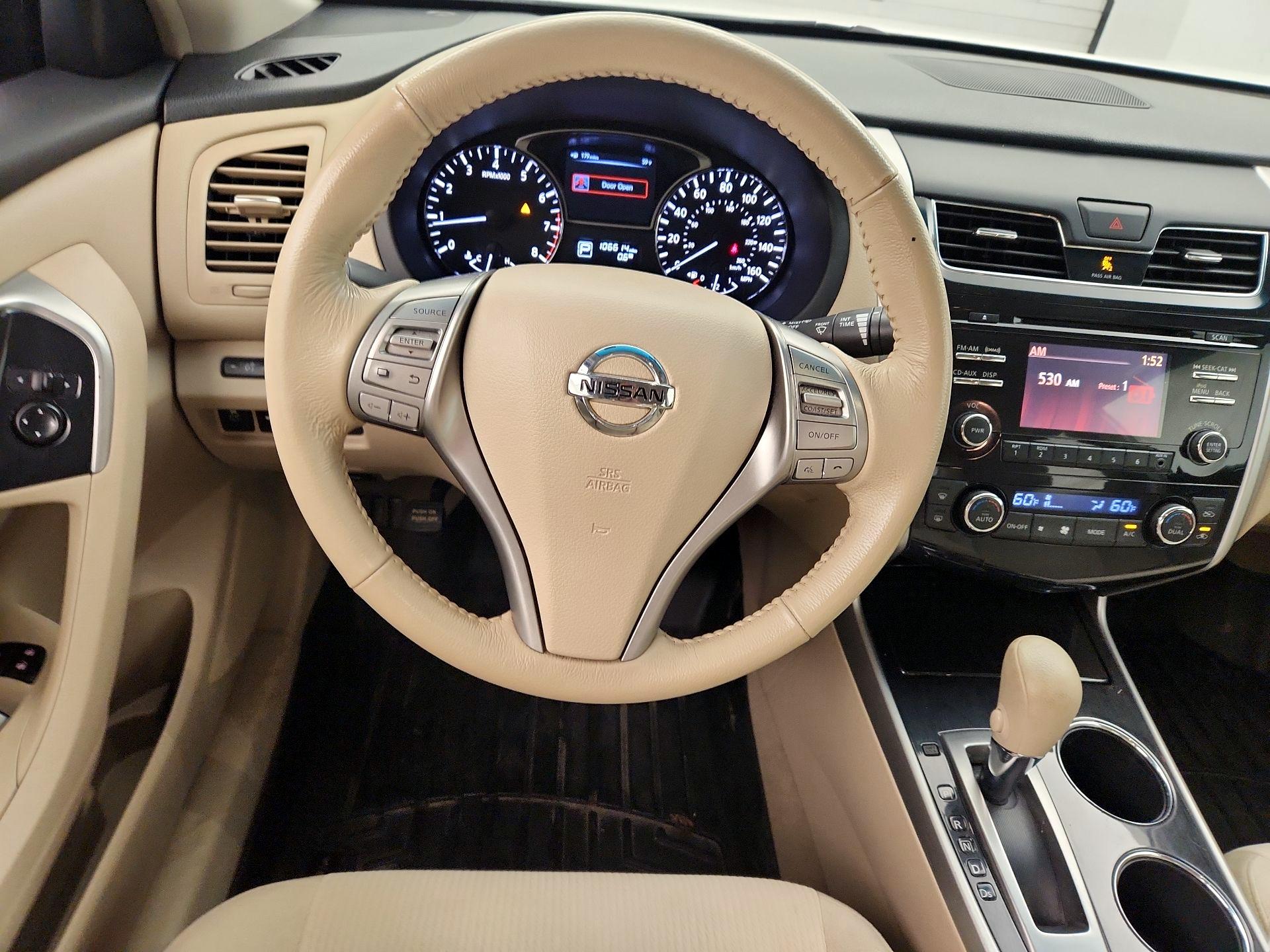 Thumbnail: 2013 Nissan Altima - 10