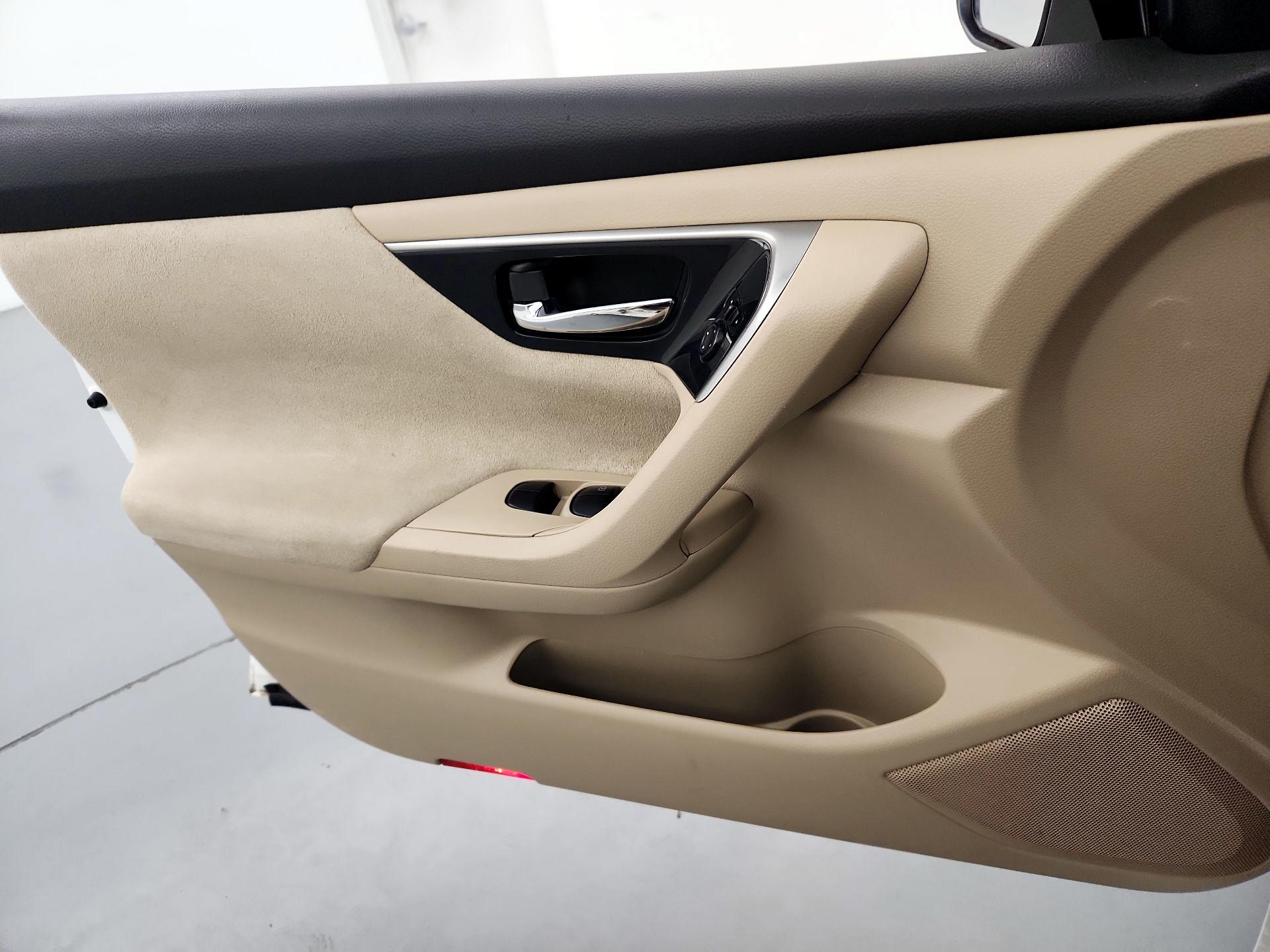 Thumbnail: 2013 Nissan Altima - 12