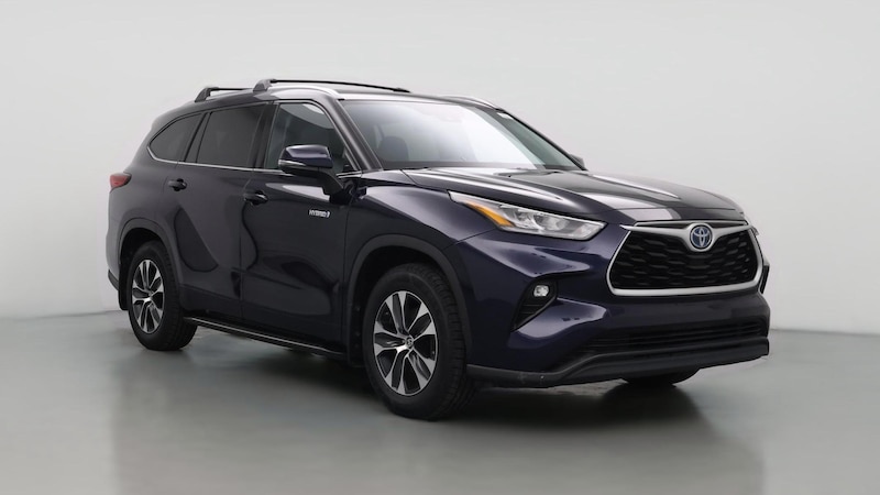 2020 Toyota Highlander XLE Hero Image