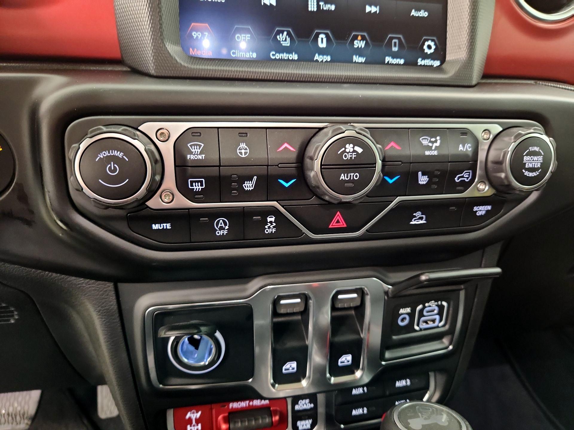 Thumbnail: 2023 Jeep Wrangler - 17