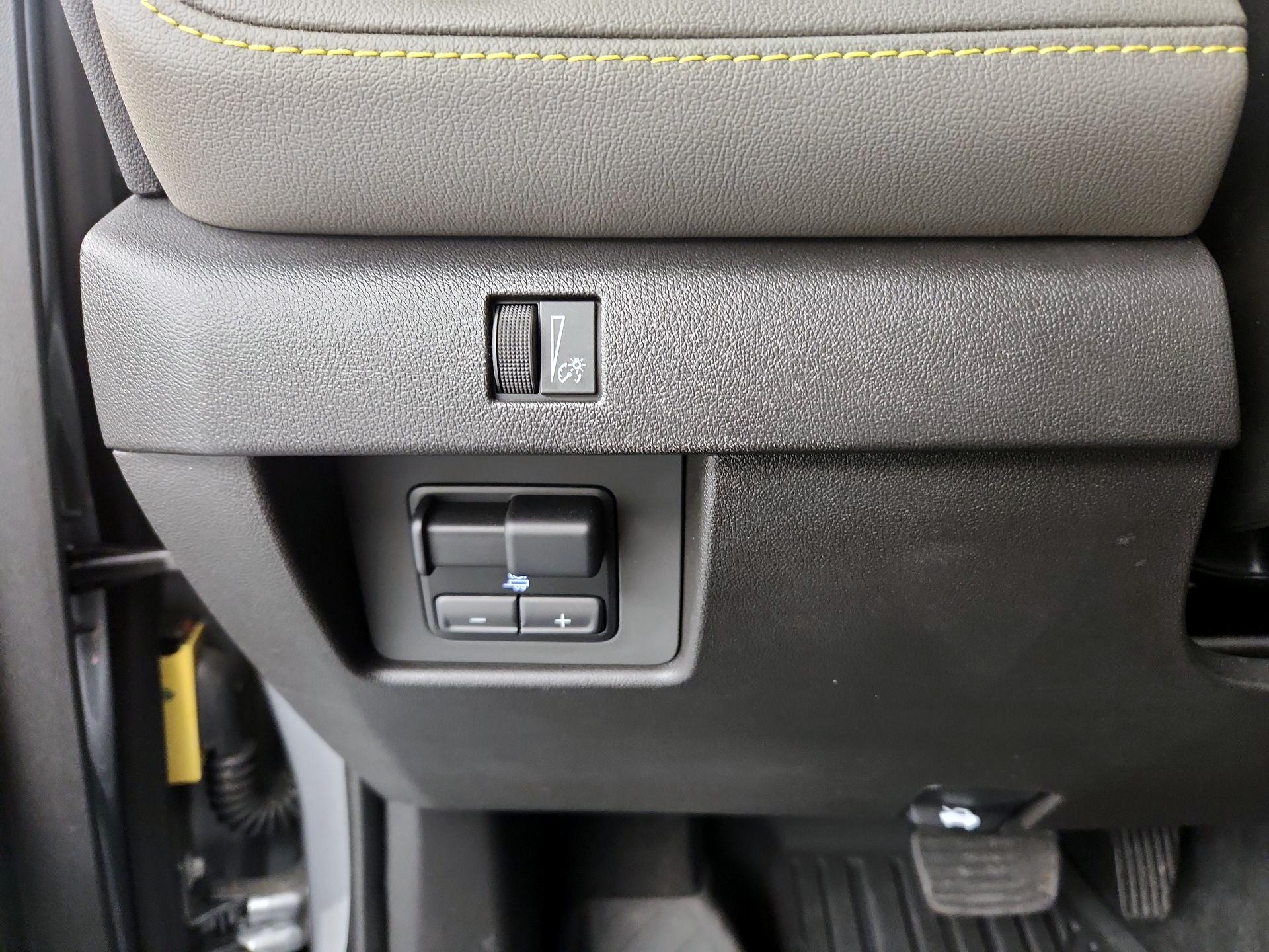 Thumbnail: 2023 Chevrolet Colorado - 13