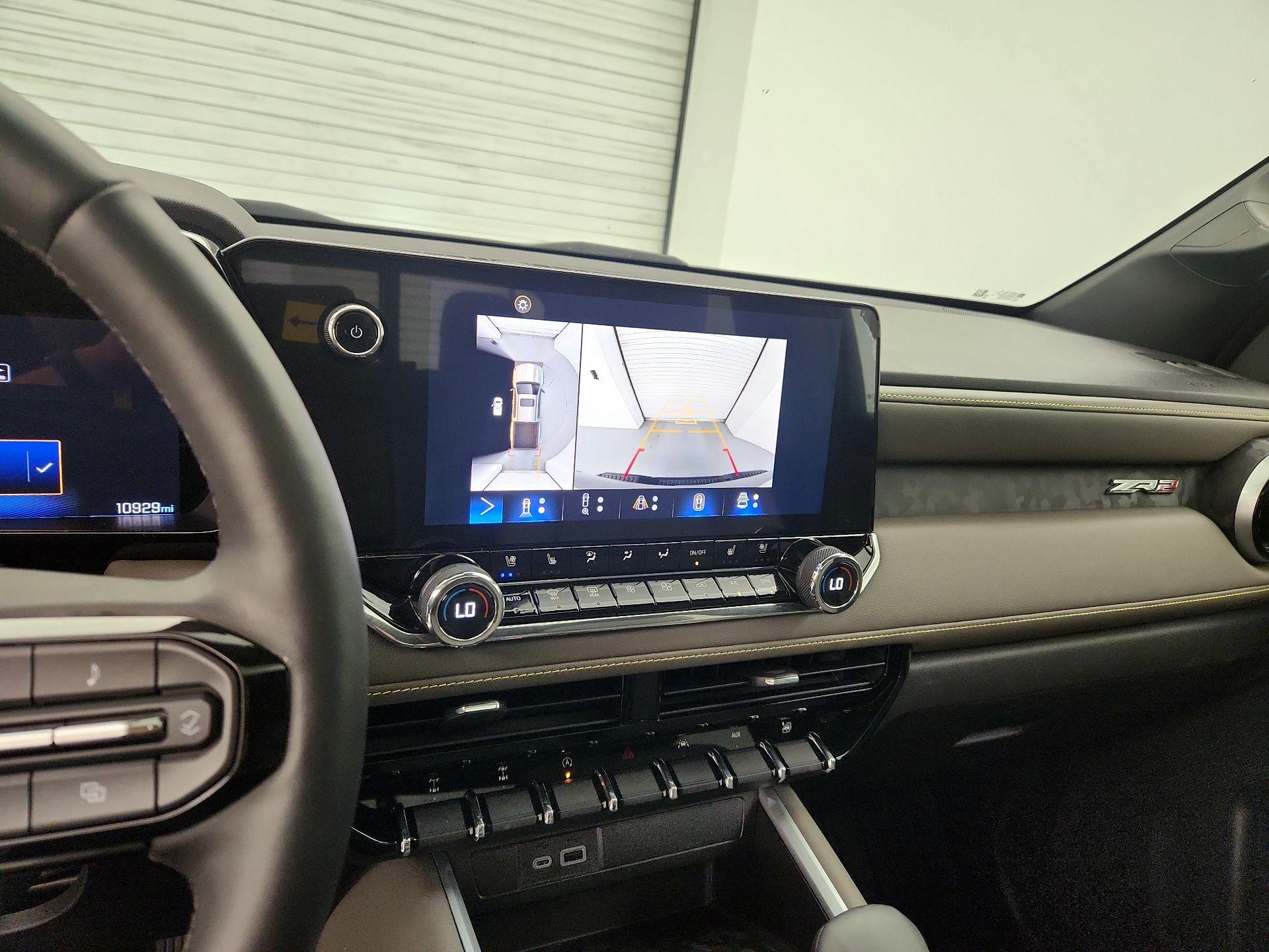 Thumbnail: 2023 Chevrolet Colorado - 14