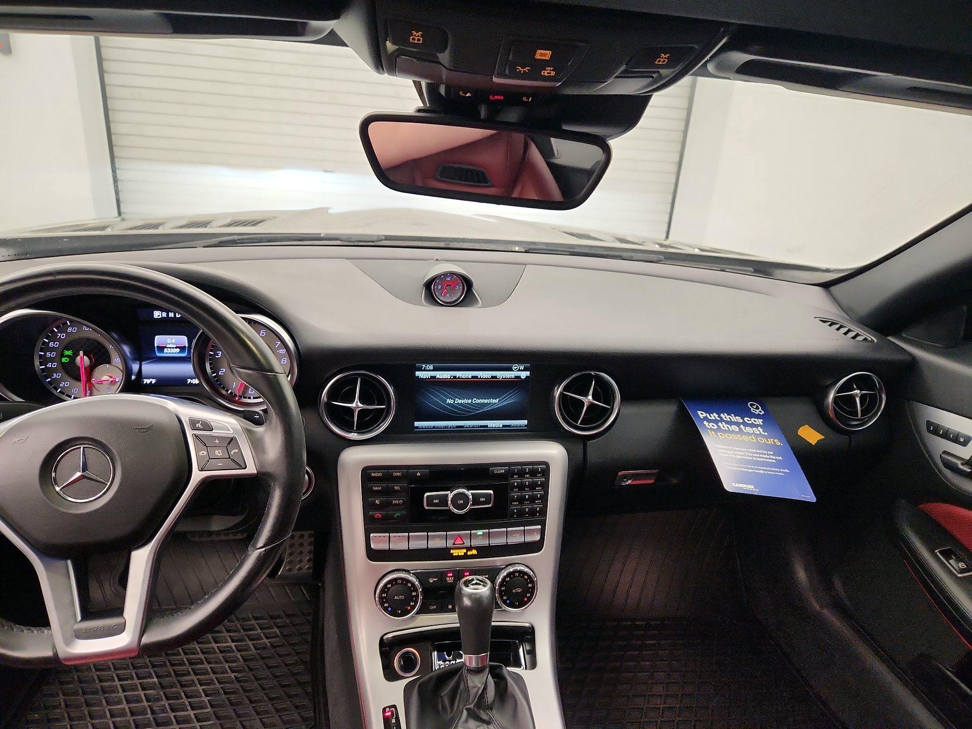 Thumbnail: 2016 Mercedes-Benz SLK - 9
