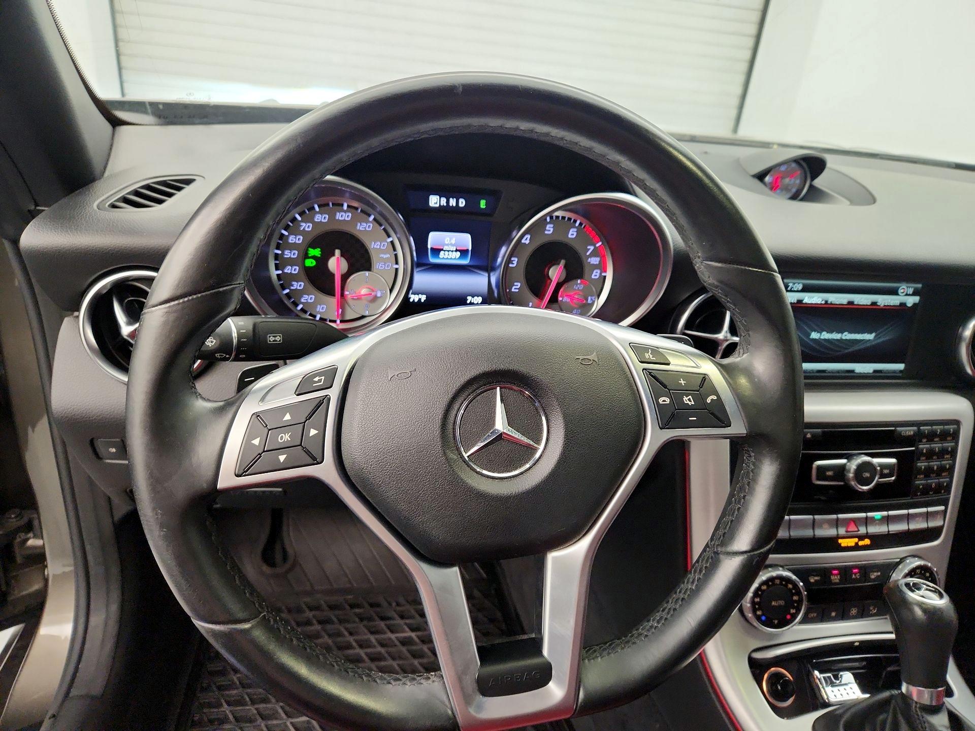 Thumbnail: 2016 Mercedes-Benz SLK - 10