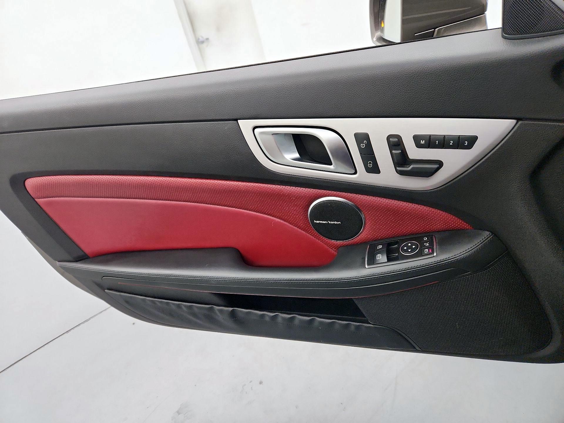 Thumbnail: 2016 Mercedes-Benz SLK - 12