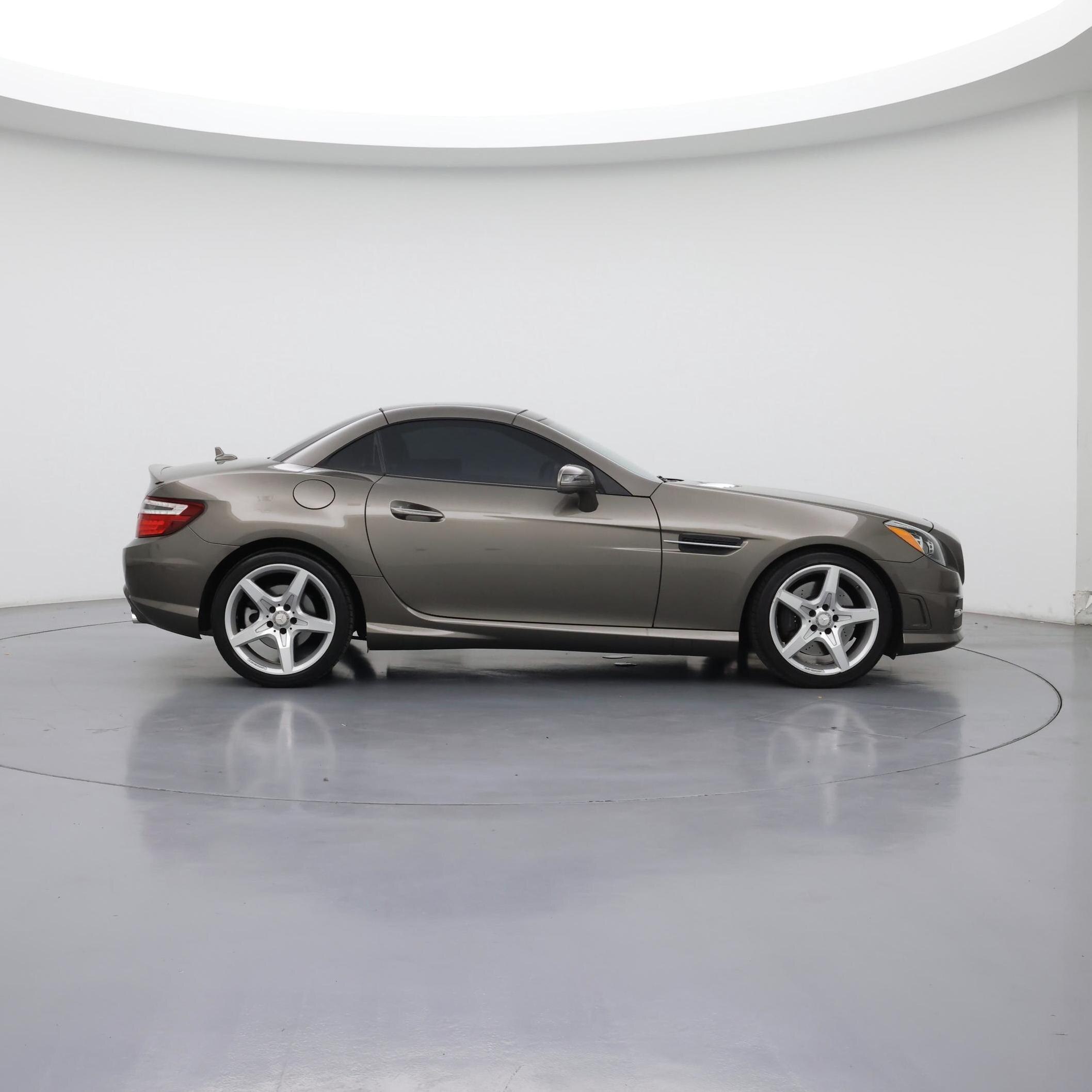 Thumbnail: 2016 Mercedes-Benz SLK - 7