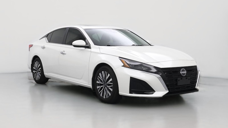 2023 Nissan Altima SV Hero Image