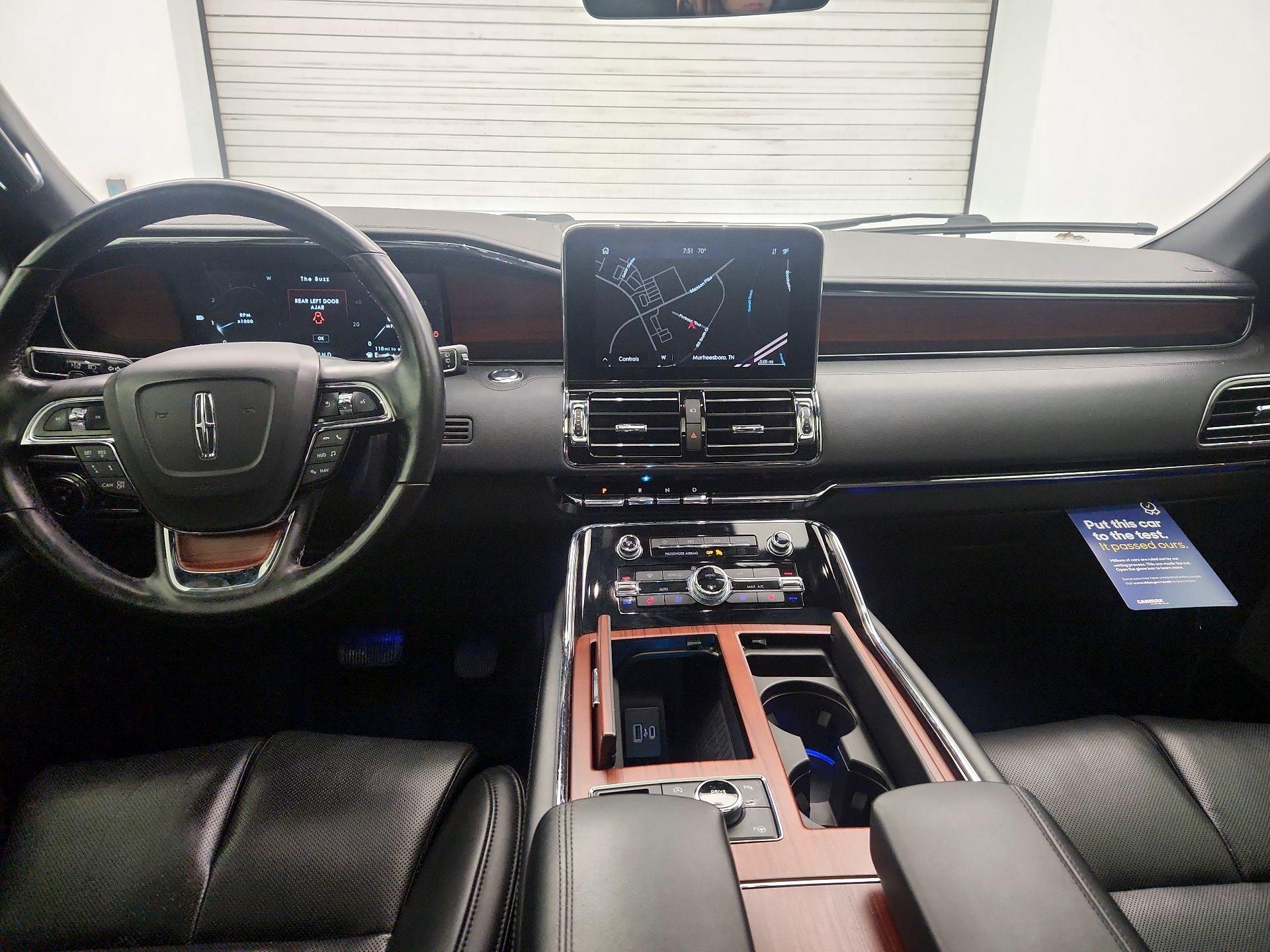 Thumbnail: 2021 Lincoln Navigator L - 9