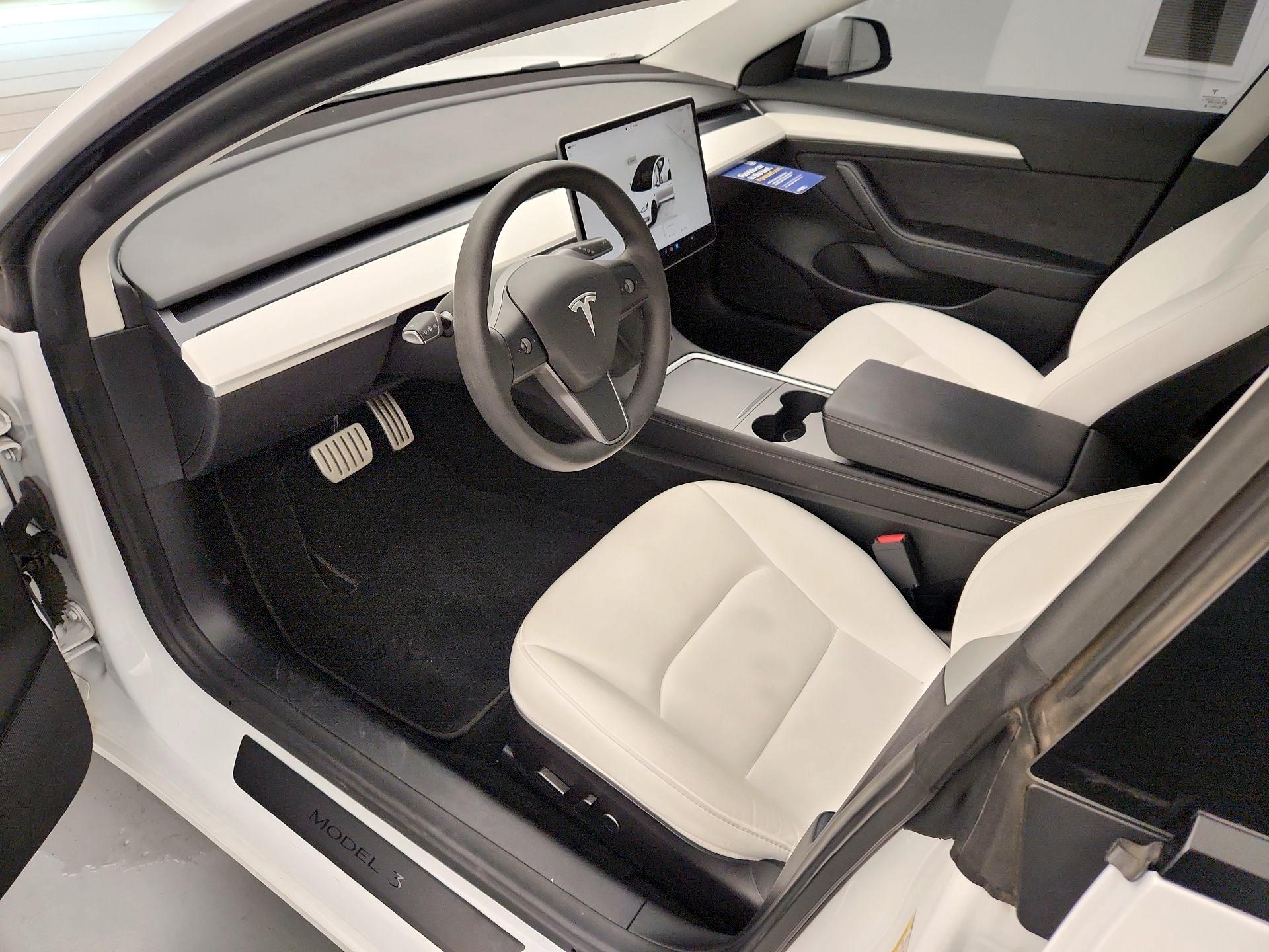 Thumbnail: 2022 Tesla Model 3 - 11