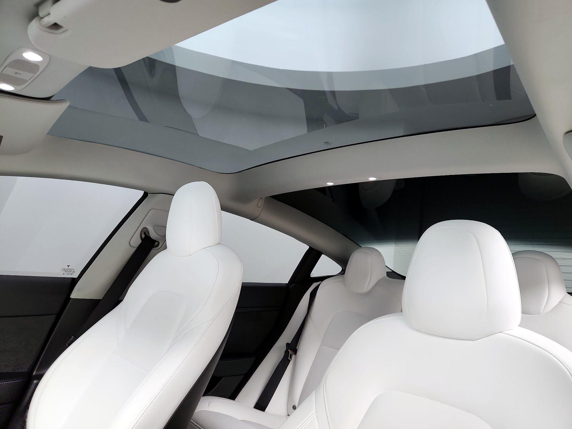 Thumbnail: 2022 Tesla Model 3 - 18