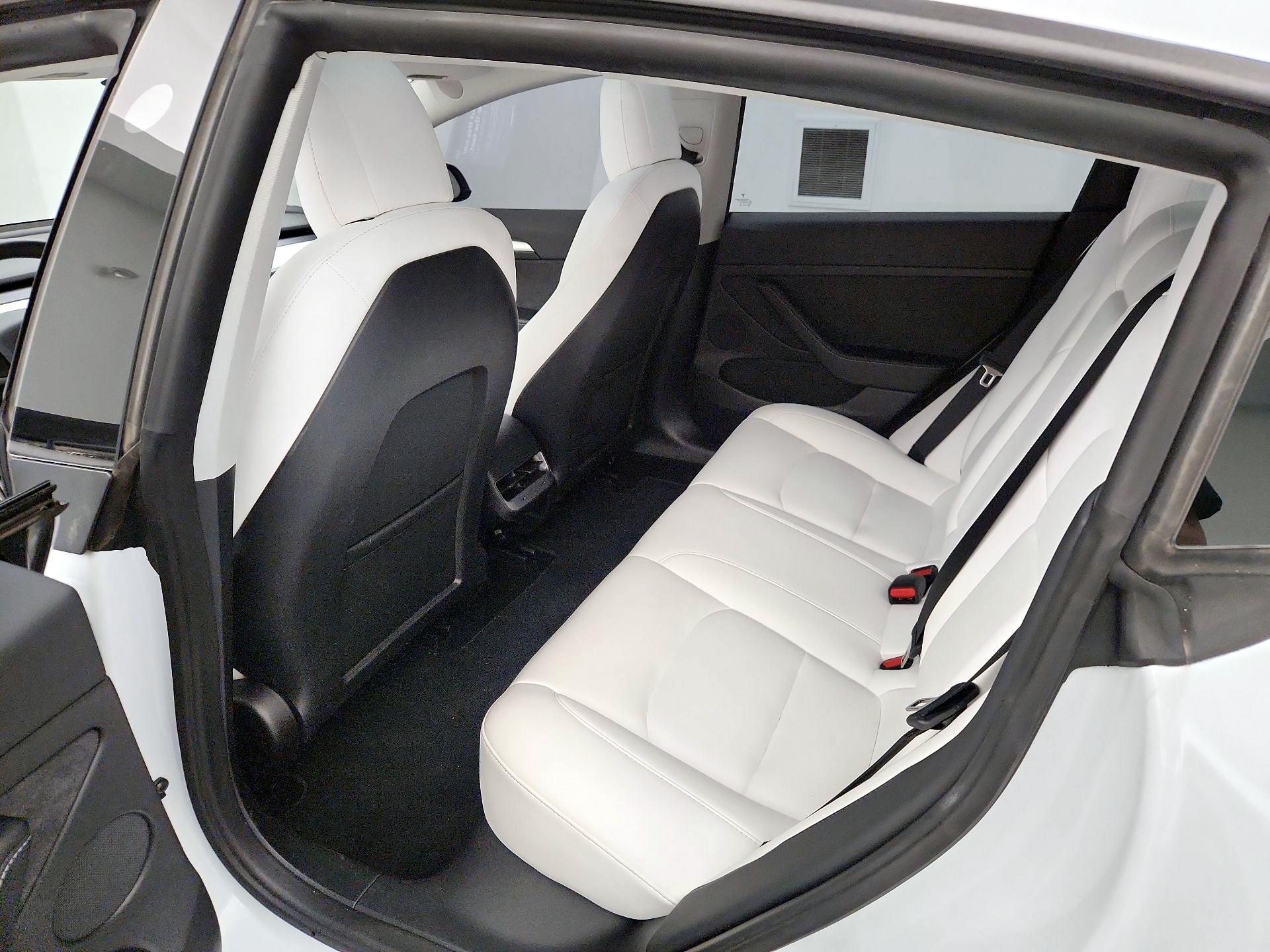 Thumbnail: 2022 Tesla Model 3 - 19