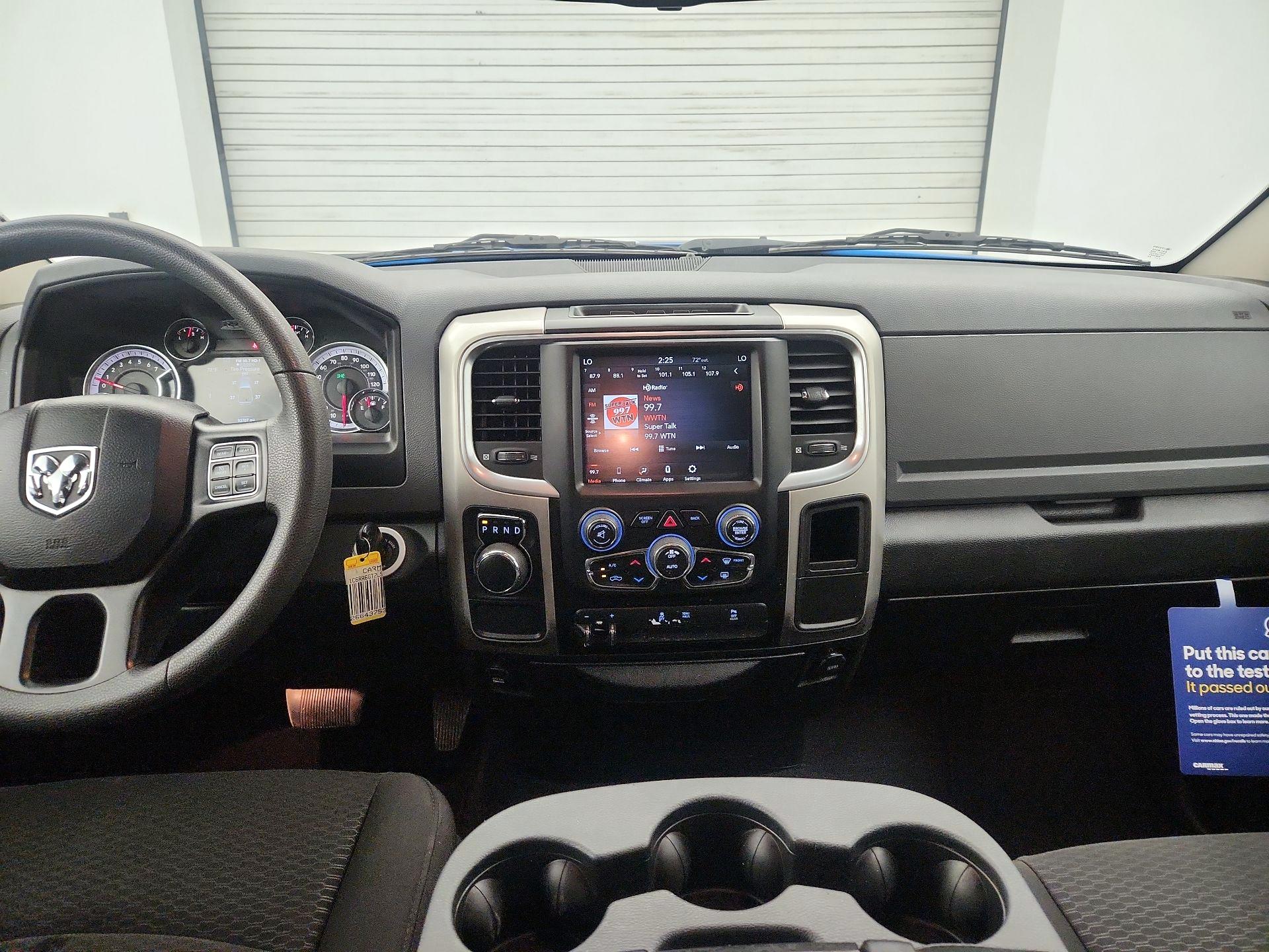 Thumbnail: 2020 RAM 1500 Classic - 9
