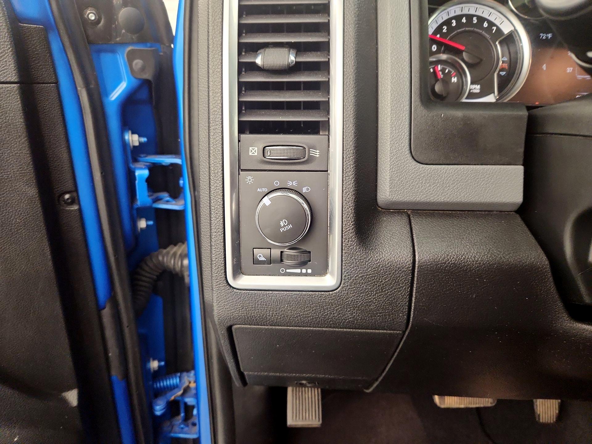 Thumbnail: 2020 RAM 1500 Classic - 13