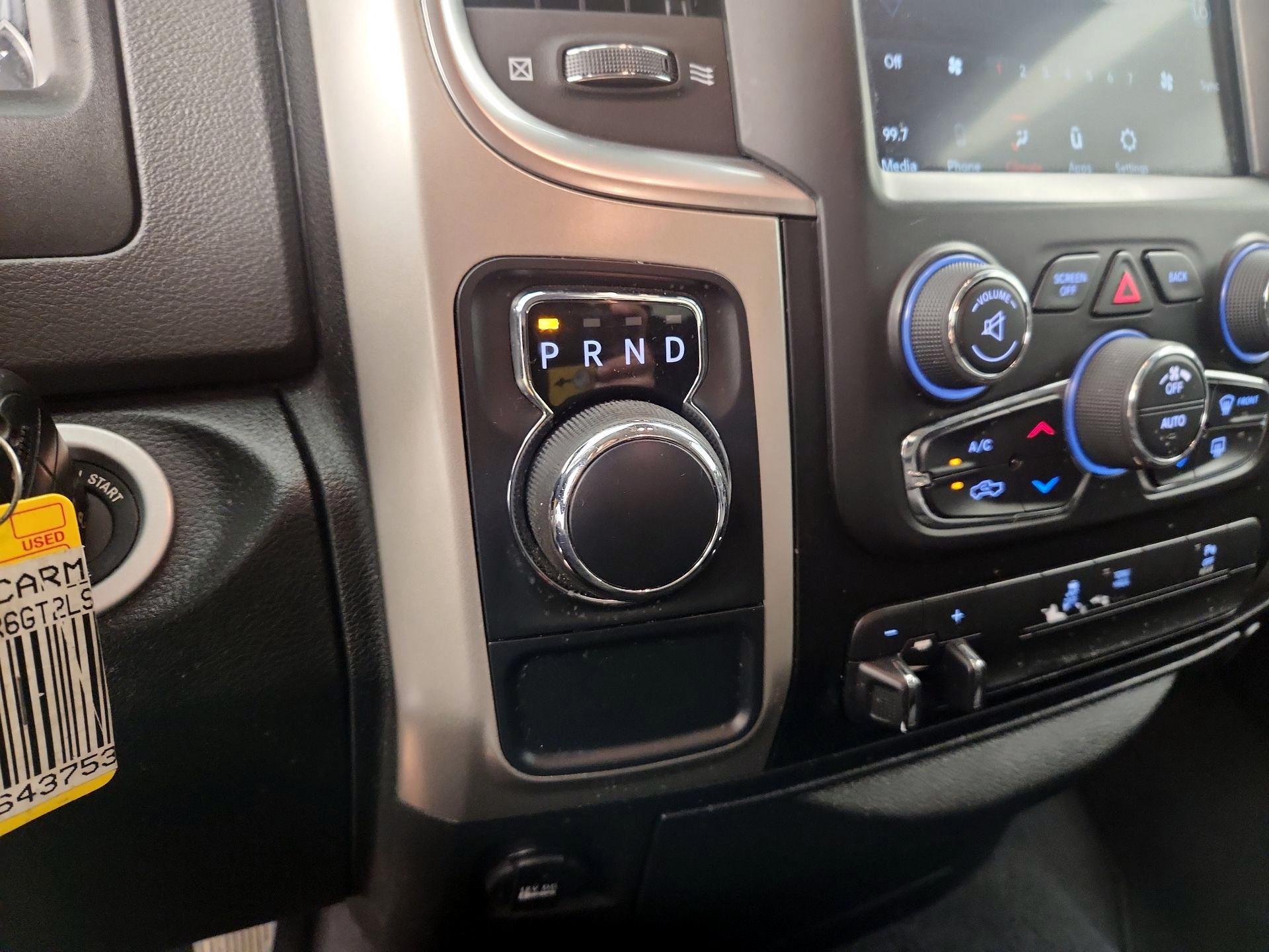 Thumbnail: 2020 RAM 1500 Classic - 17