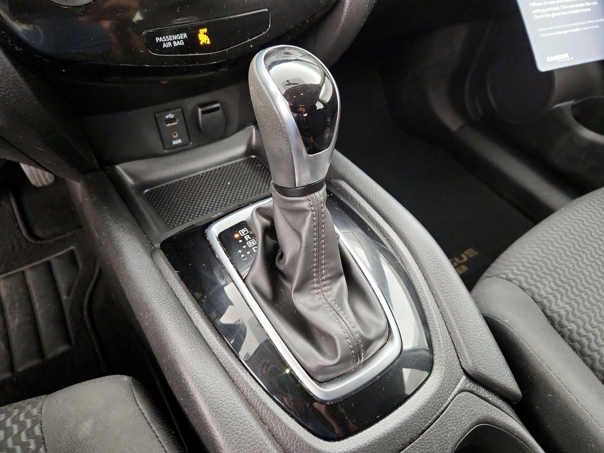 Thumbnail: 2017 Nissan Rogue Sport - 17