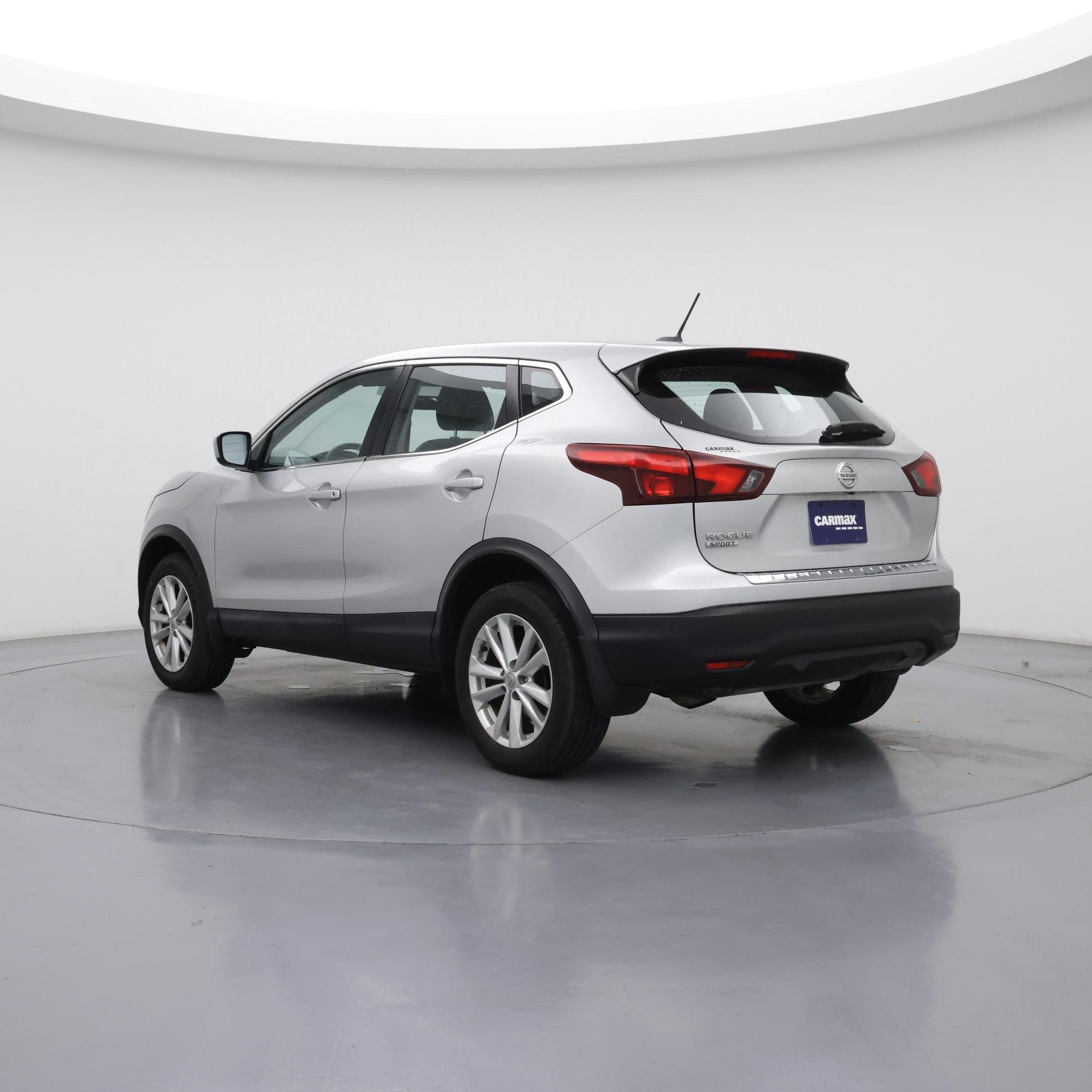 Thumbnail: 2017 Nissan Rogue Sport - 2