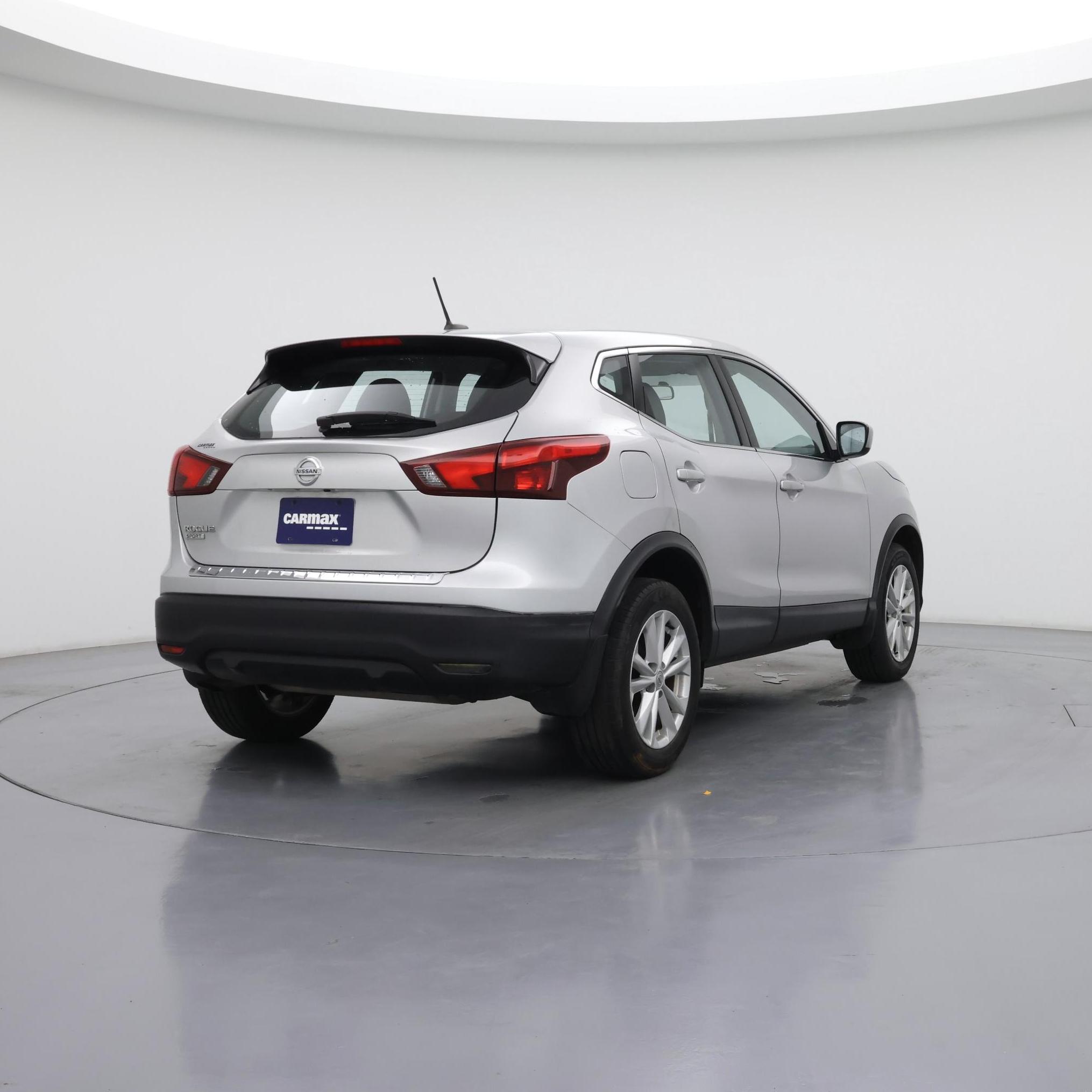 Thumbnail: 2017 Nissan Rogue Sport - 8