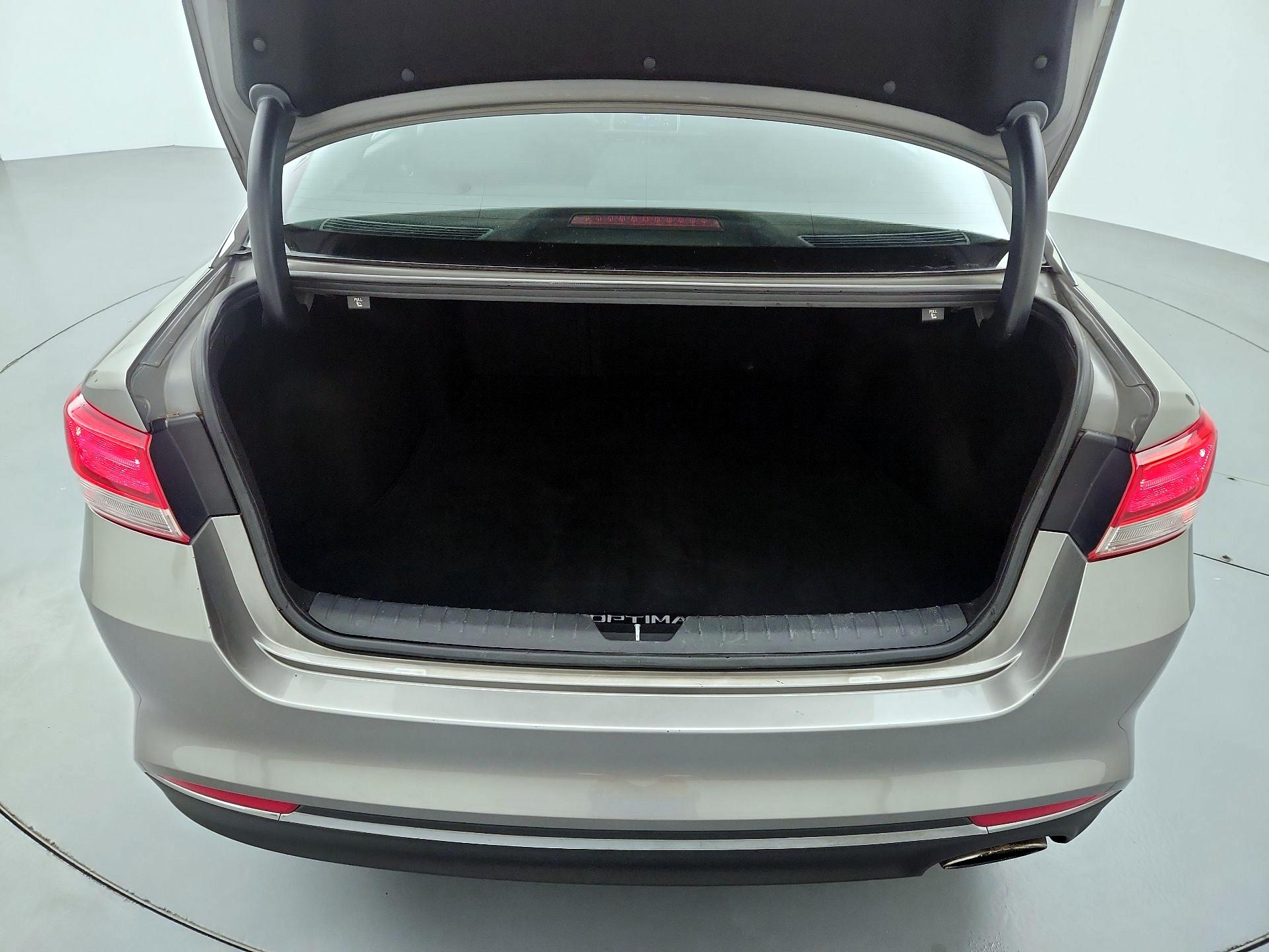 Thumbnail: 2016 Kia Optima - 20
