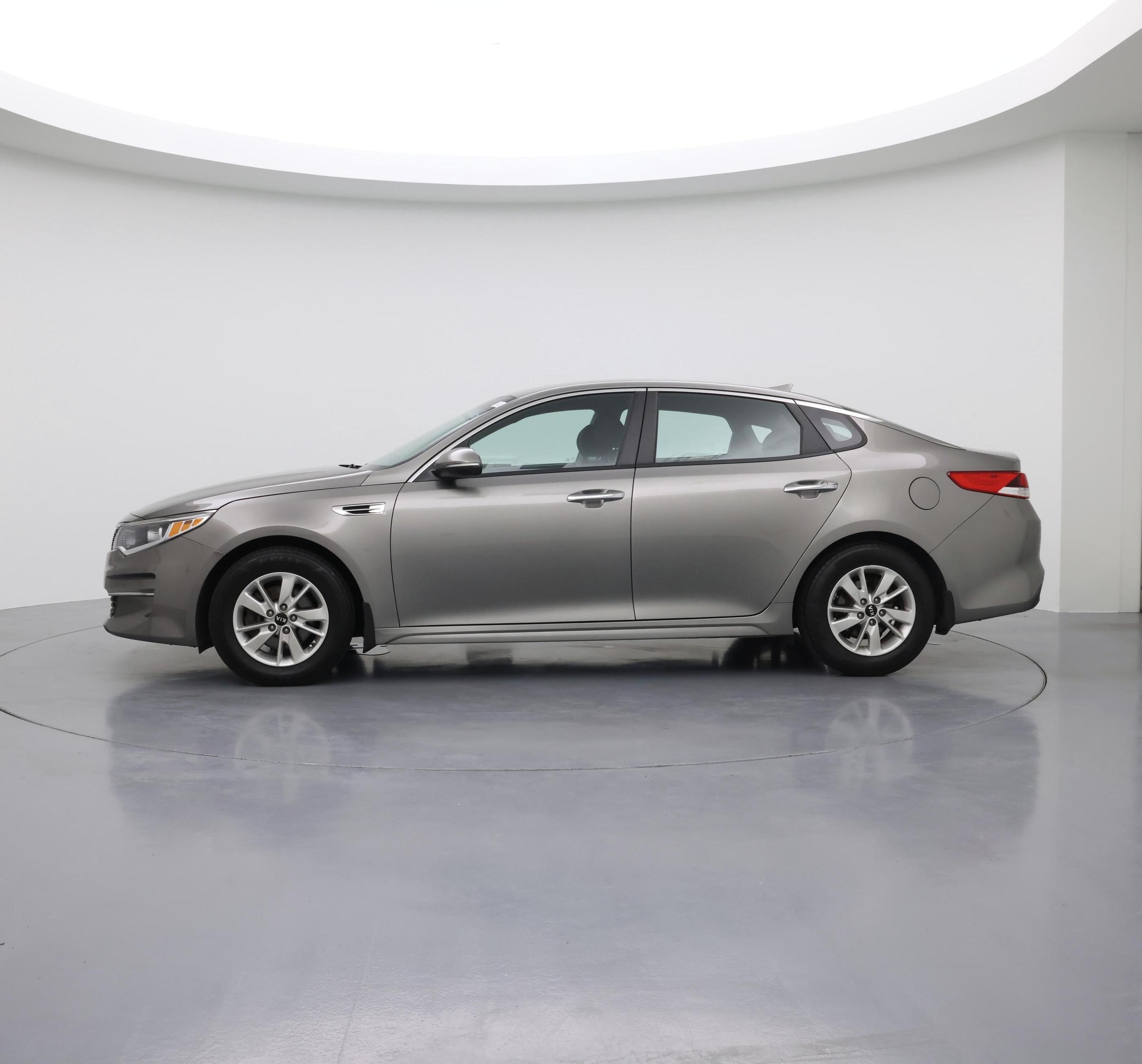 Thumbnail: 2016 Kia Optima - 3