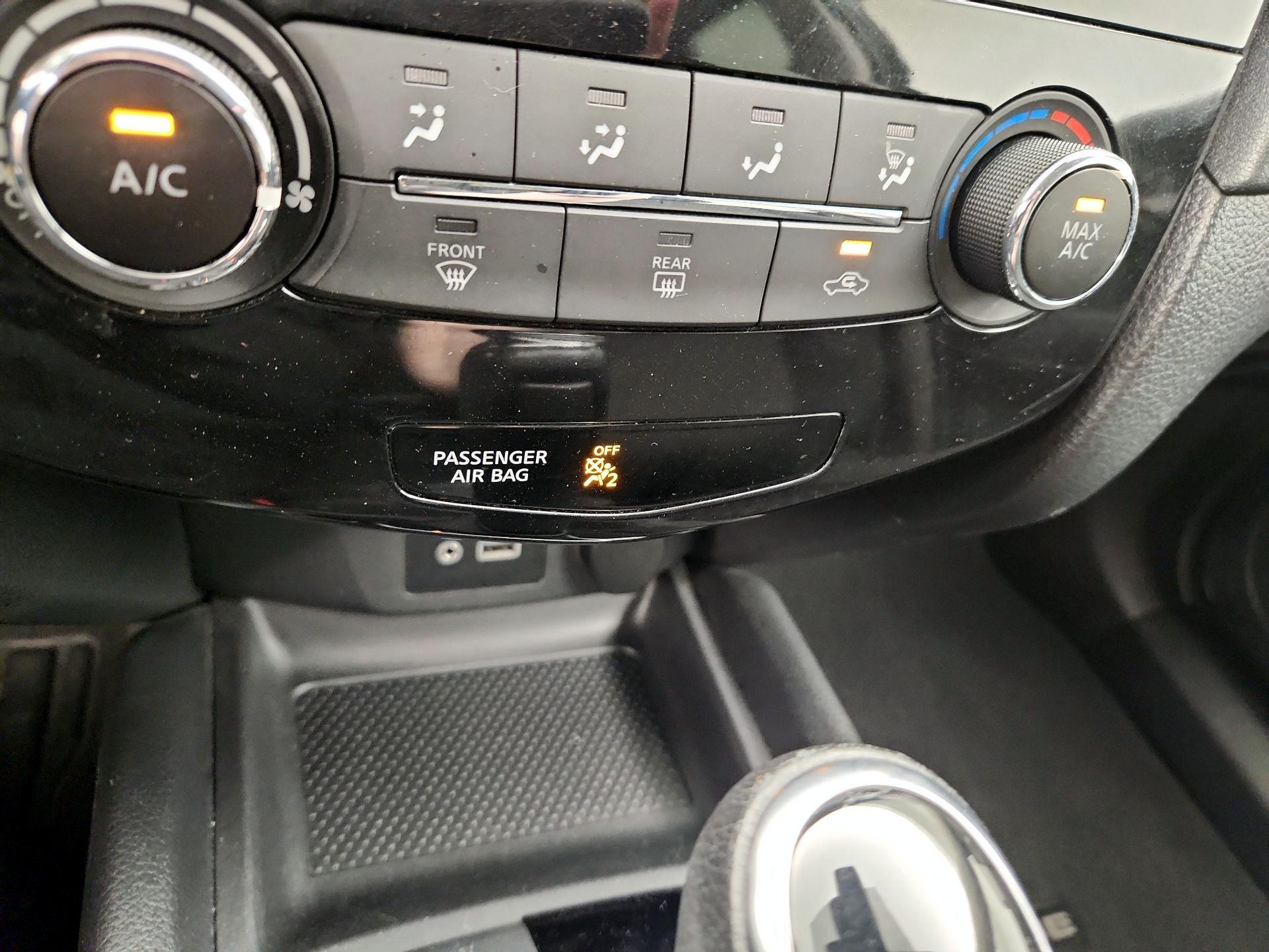 Thumbnail: 2019 Nissan Rogue - 16