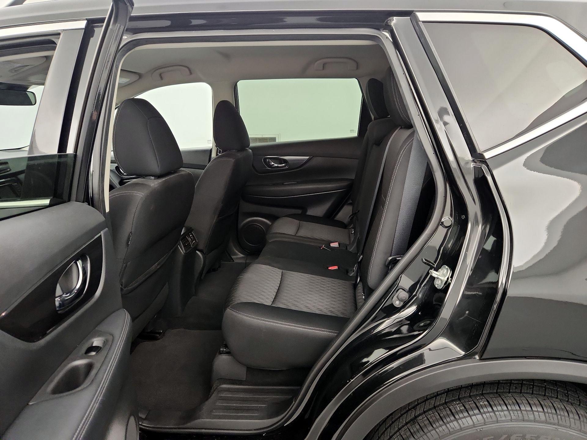 Thumbnail: 2019 Nissan Rogue - 19