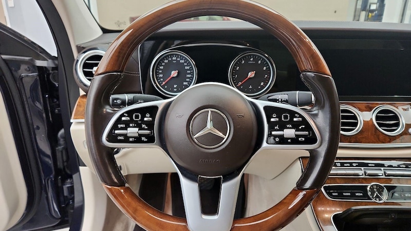 2019 Mercedes-Benz E-Class E 300 10