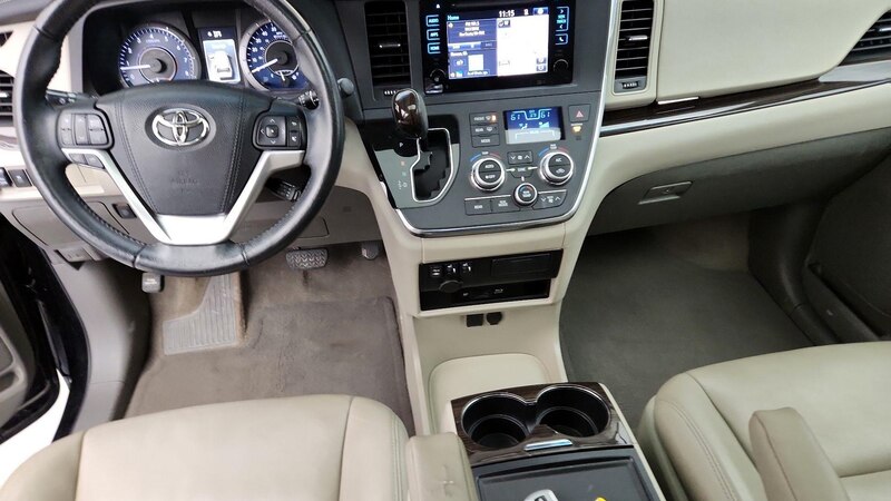 2015 Toyota Sienna XLE Premium 9