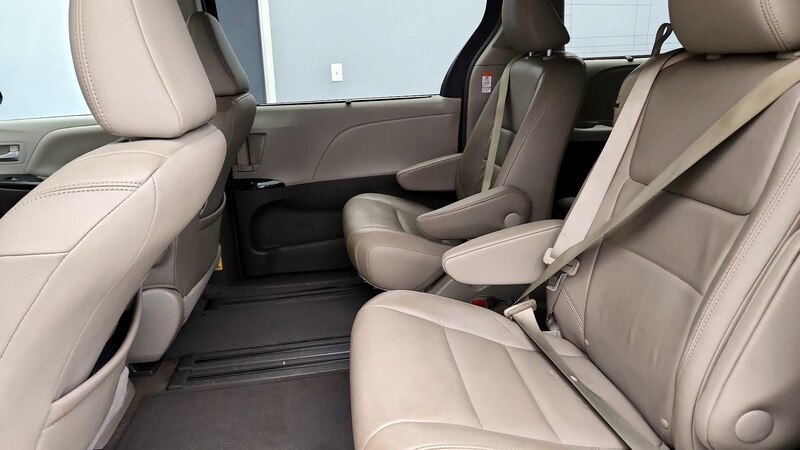 2015 Toyota Sienna XLE Premium 20