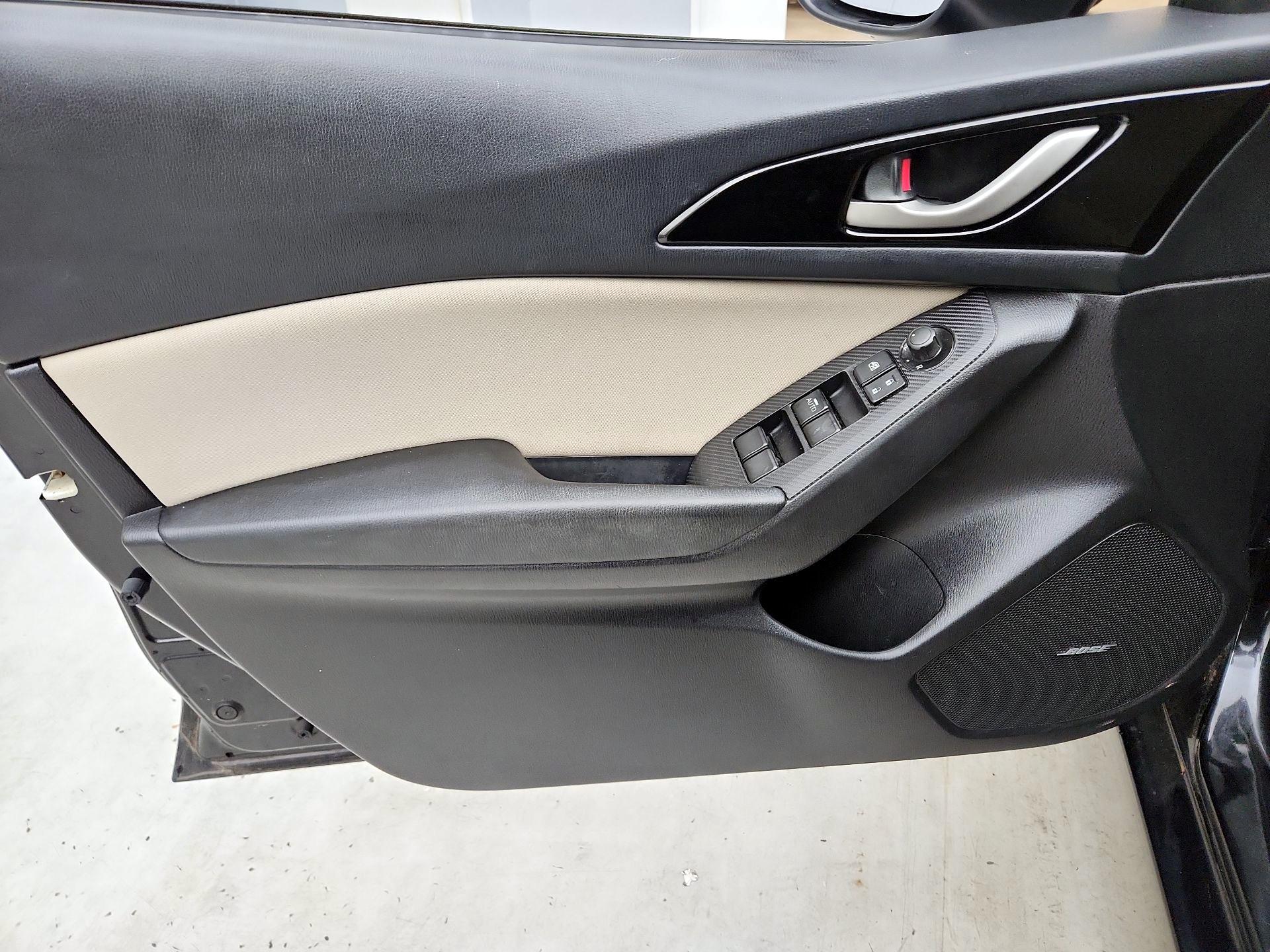 Thumbnail: 2015 Mazda Mazda3 - 12