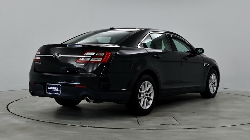 2015 Ford Taurus SE 8