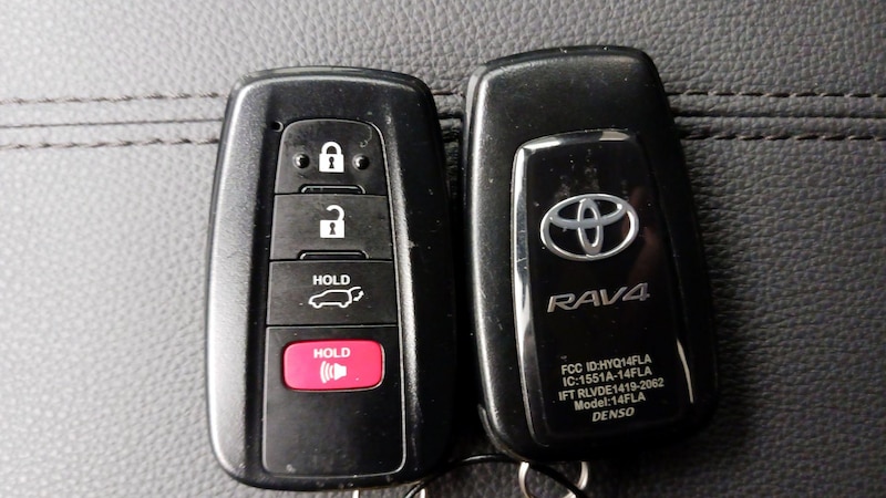 2023 Toyota RAV4 XLE Premium 23