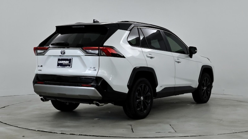 2024 Toyota RAV4 XSE 8