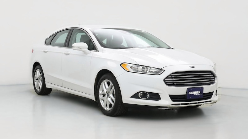 2016 Ford Fusion SE Hero Image