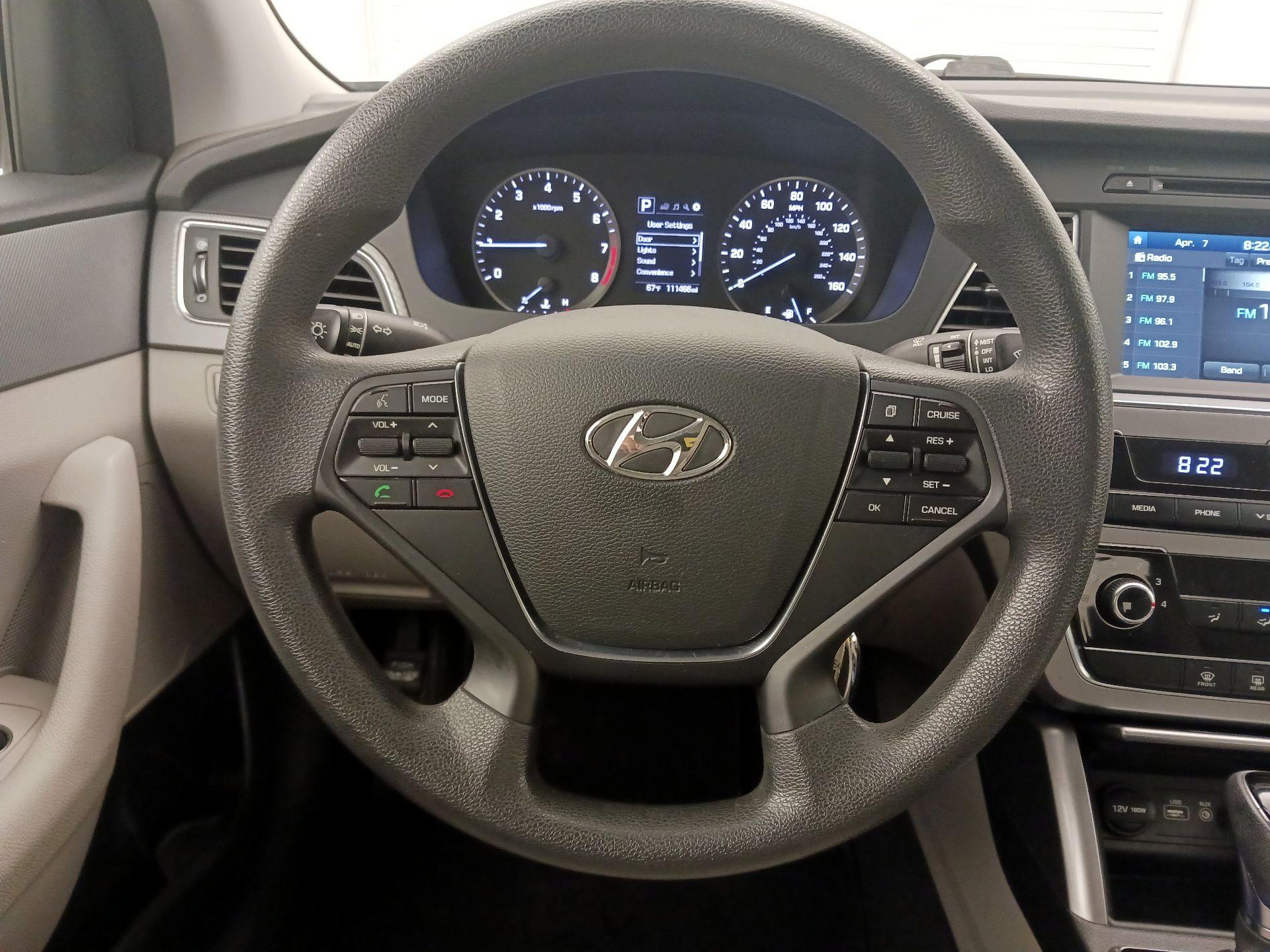 Thumbnail: 2016 Hyundai Sonata - 10