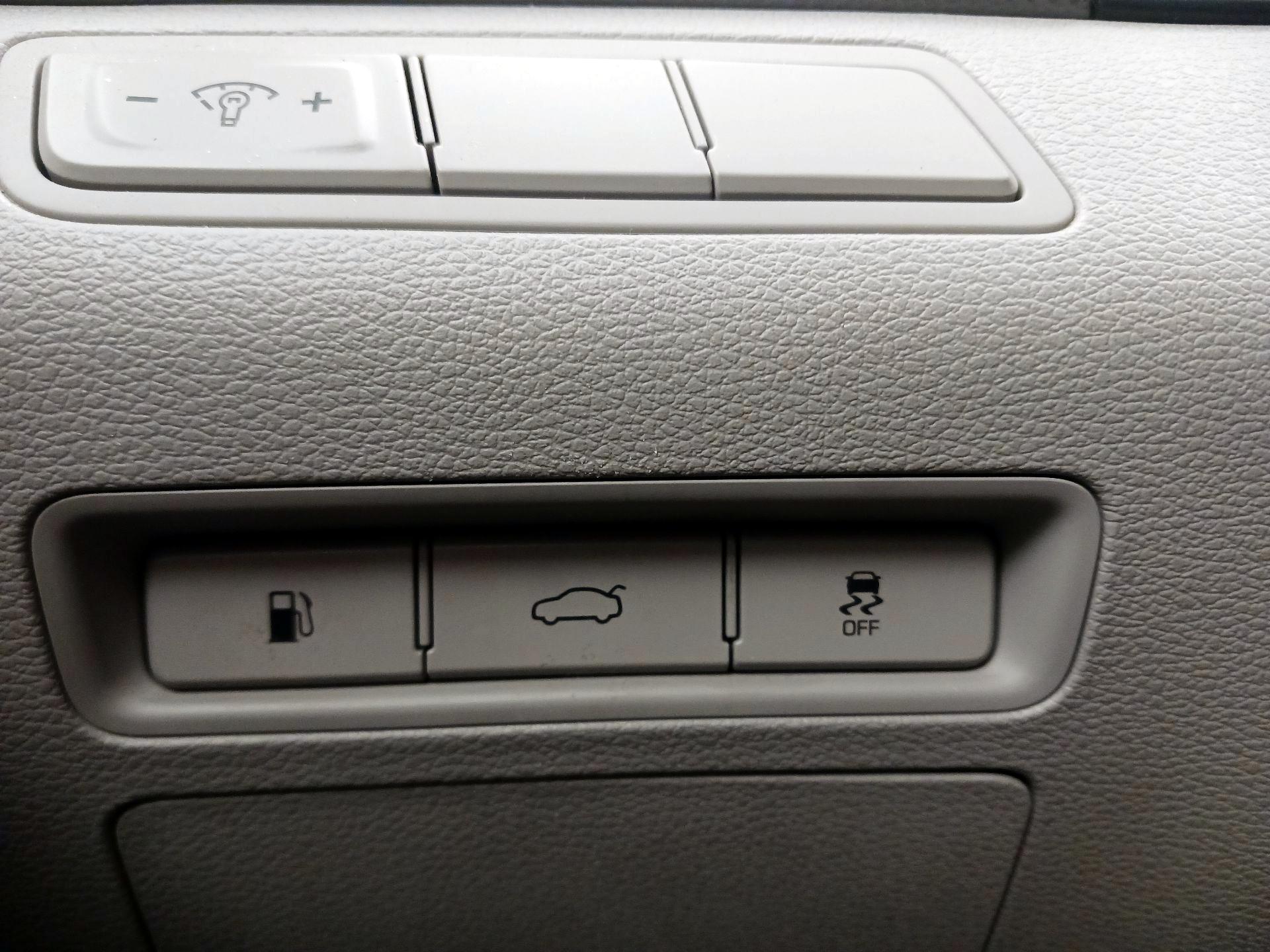Thumbnail: 2016 Hyundai Sonata - 13