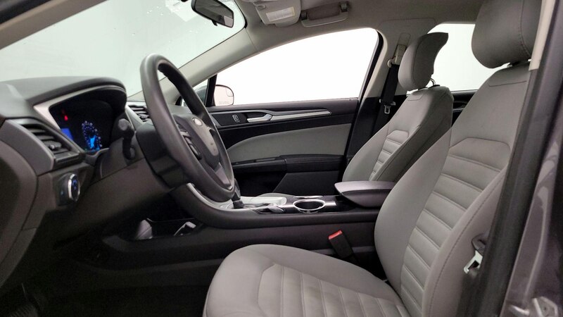 2014 Ford Fusion S 11