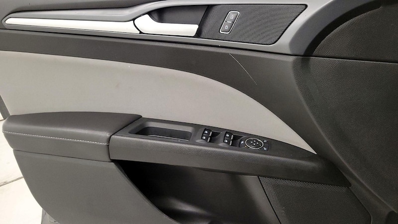 2014 Ford Fusion S 12
