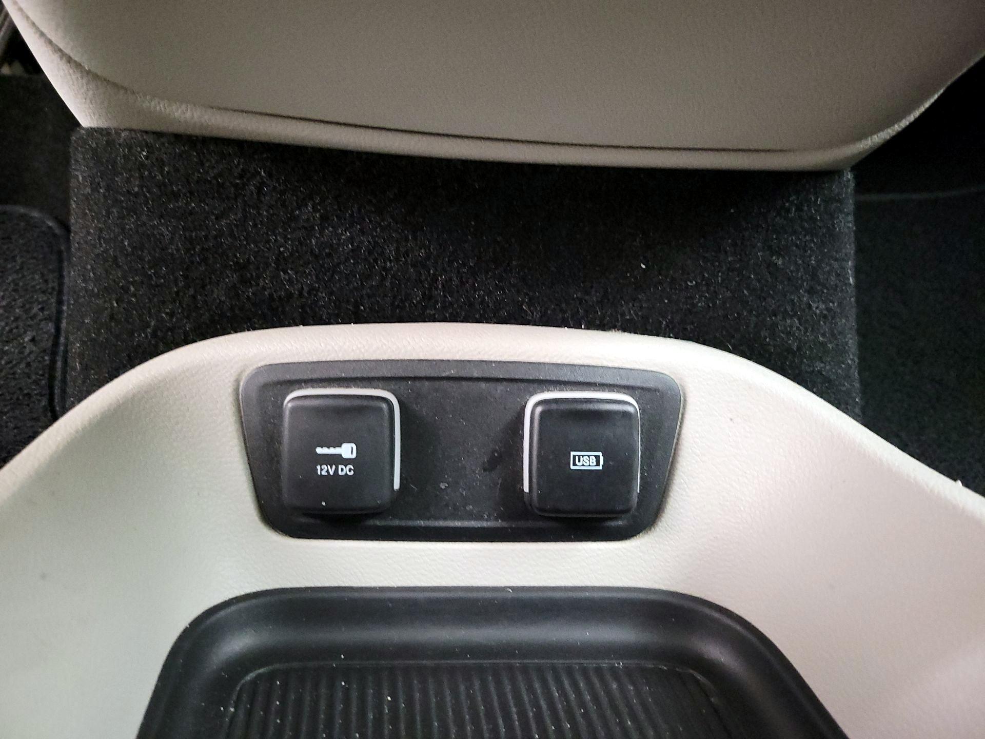 Thumbnail: 2017 Chrysler Pacifica - 19