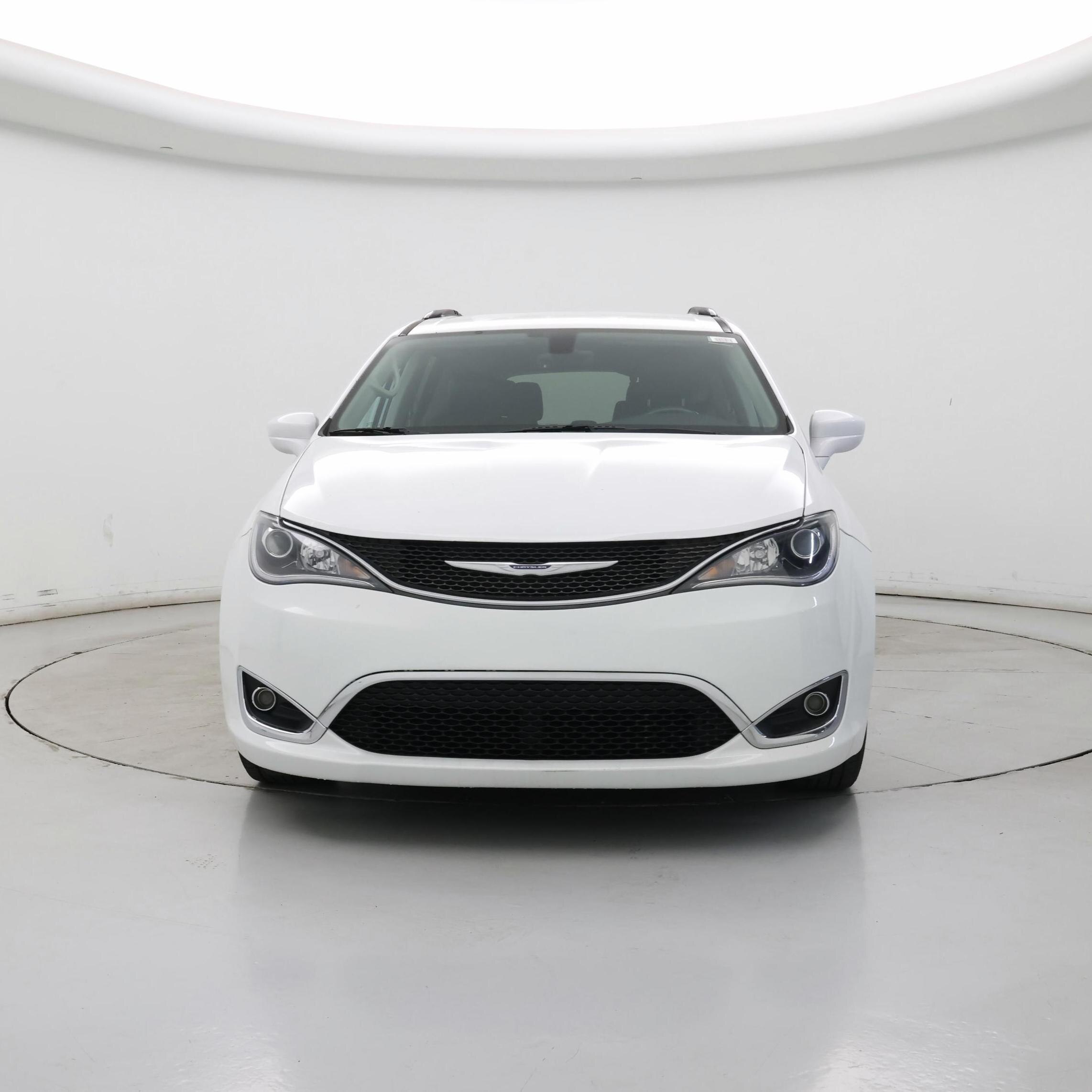 Thumbnail: 2017 Chrysler Pacifica - 5