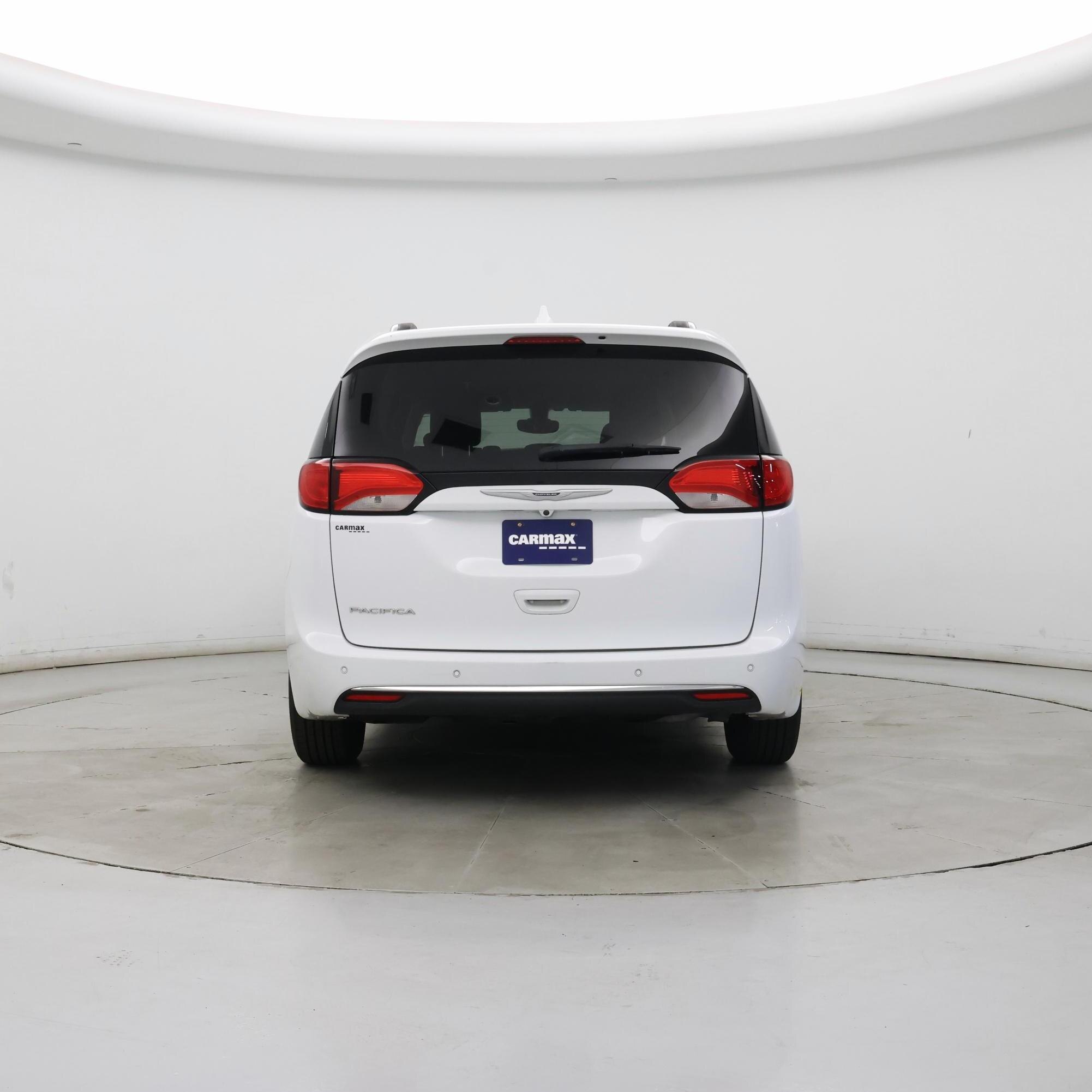 Thumbnail: 2017 Chrysler Pacifica - 6